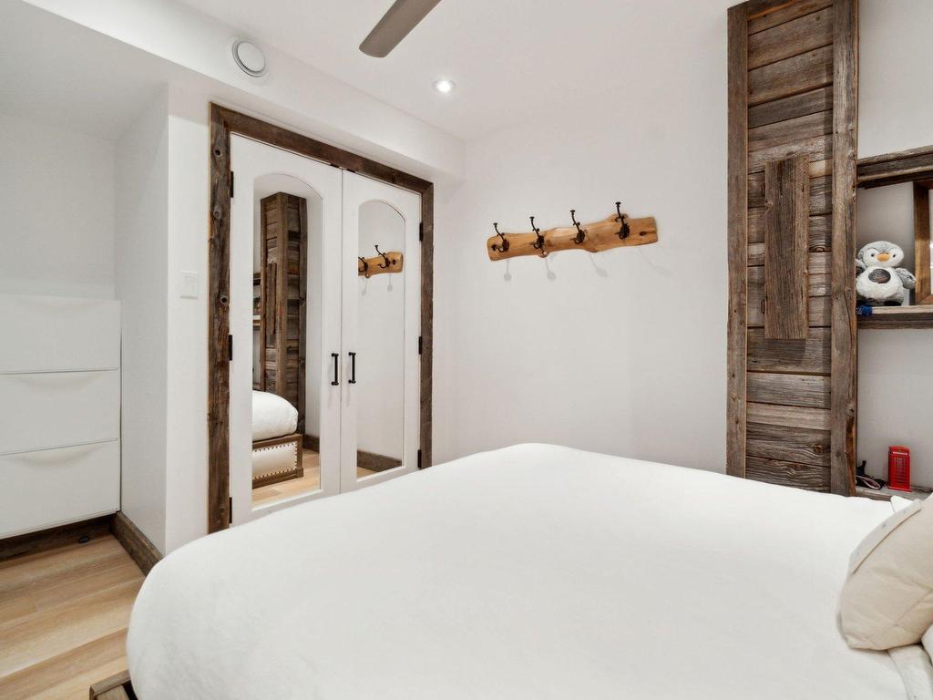 









151Z


Ch. Claude-Lefebvre

,
Mont-Tremblant,




QC
J8E1G3

