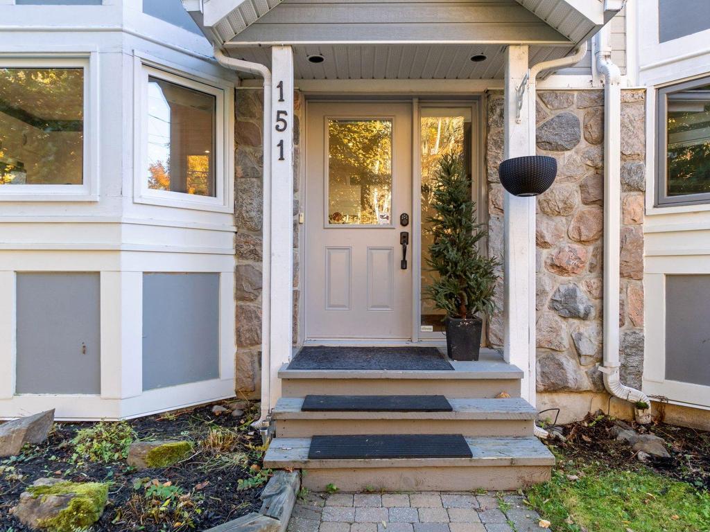 









151Z


Ch. Claude-Lefebvre

,
Mont-Tremblant,




QC
J8E1G3

