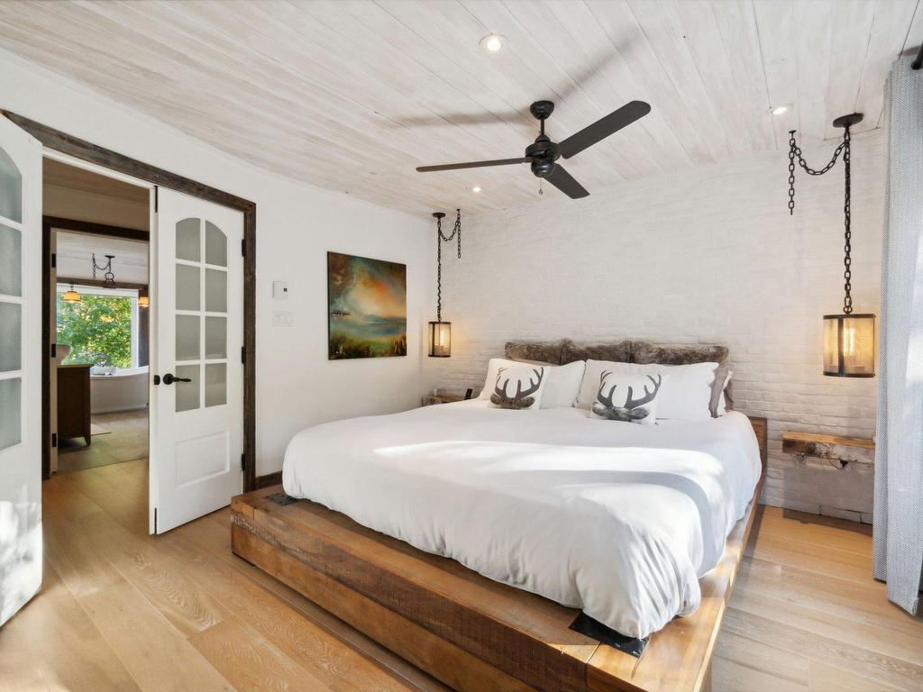 









151Z


Ch. Claude-Lefebvre

,
Mont-Tremblant,




QC
J8E1G3

