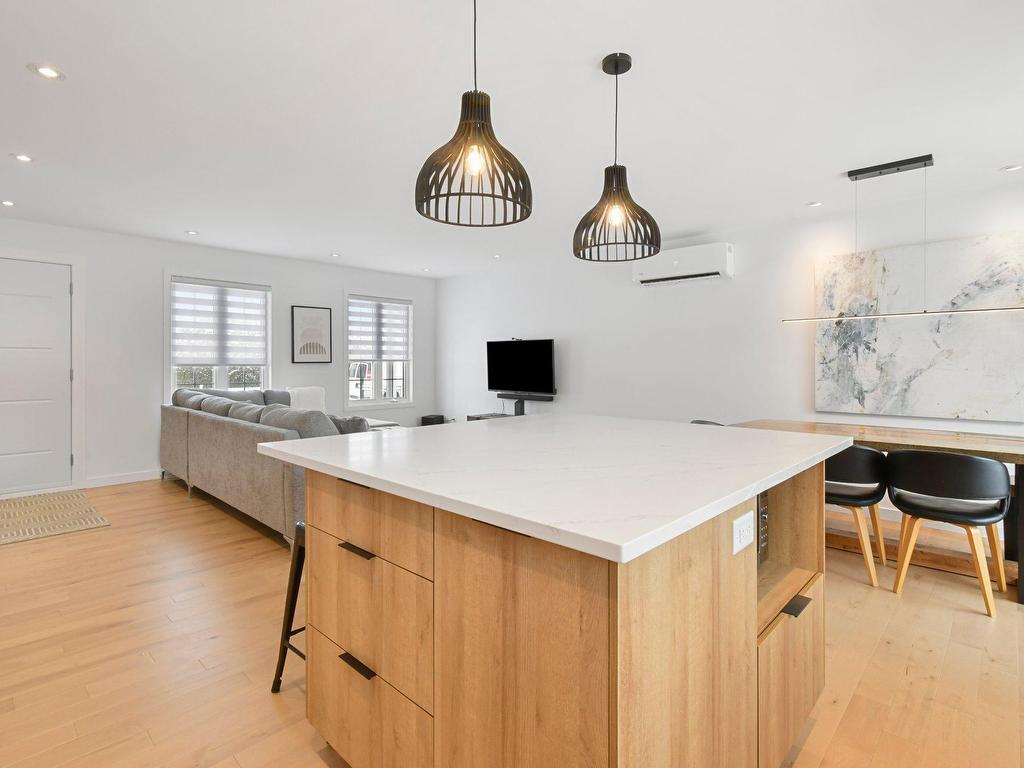 









273


Rue des Colibris

,
Beloeil,




QC
J3G5J5

