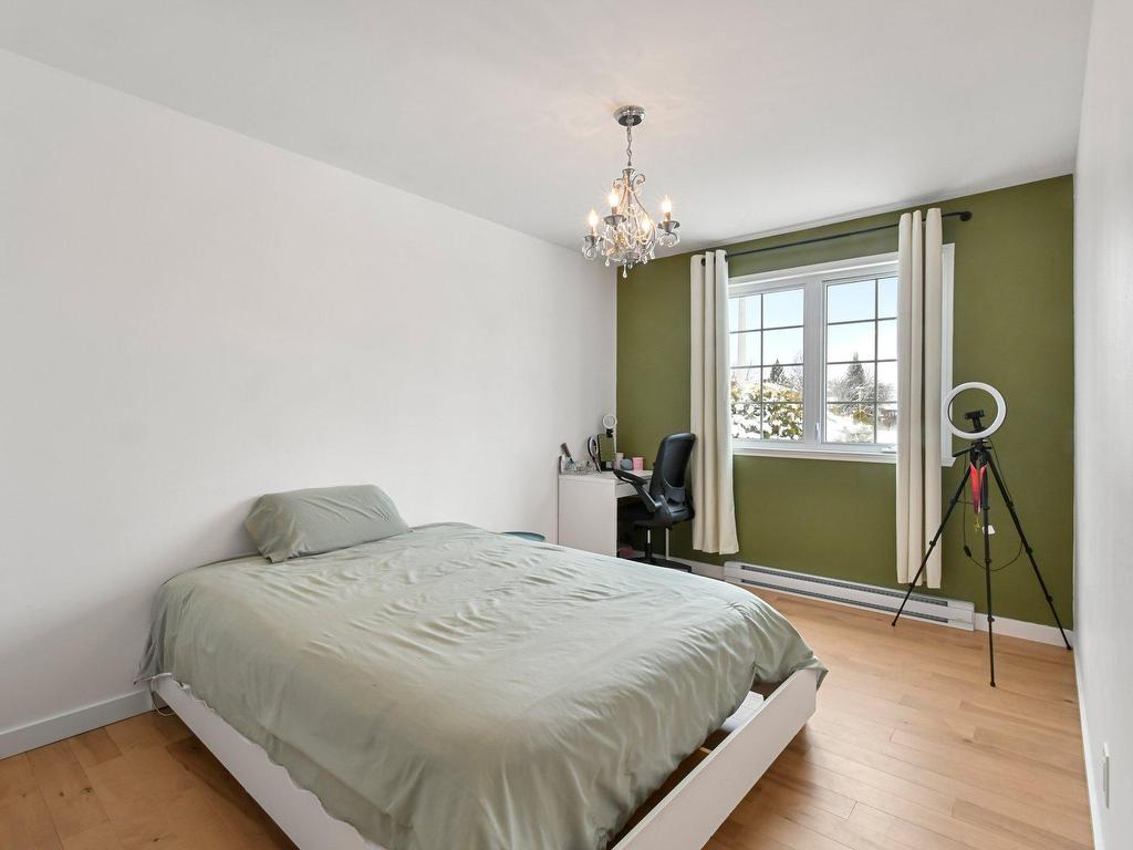 









273


Rue des Colibris

,
Beloeil,




QC
J3G5J5

