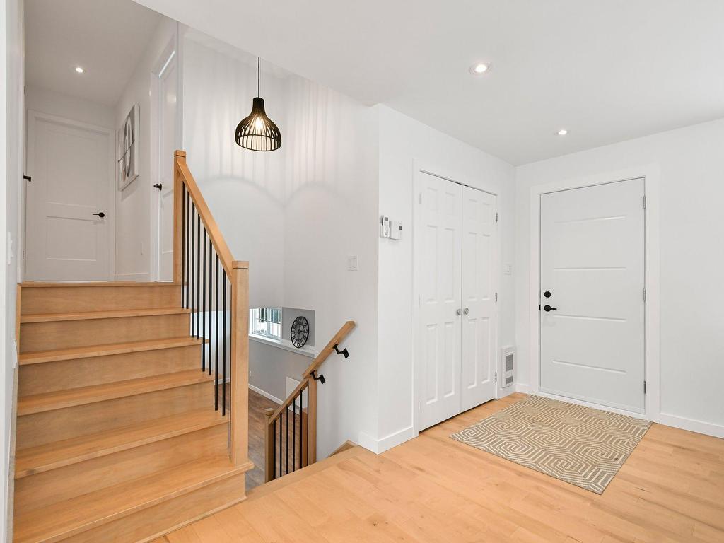 









273


Rue des Colibris

,
Beloeil,




QC
J3G5J5

