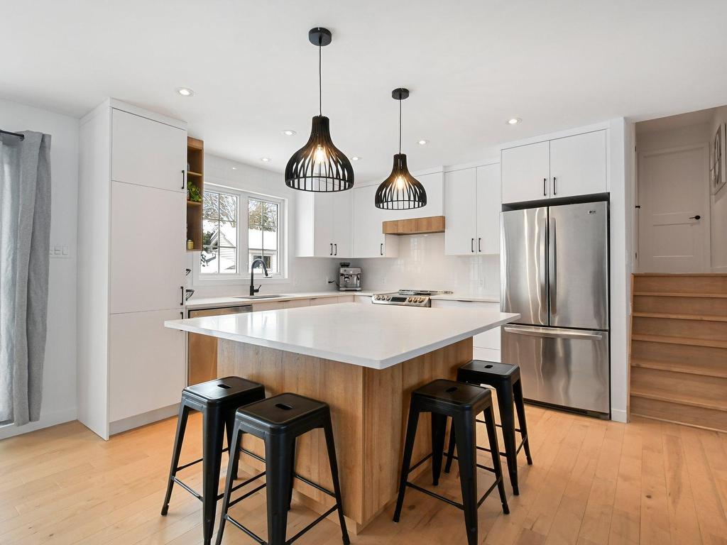 









273


Rue des Colibris

,
Beloeil,




QC
J3G5J5

