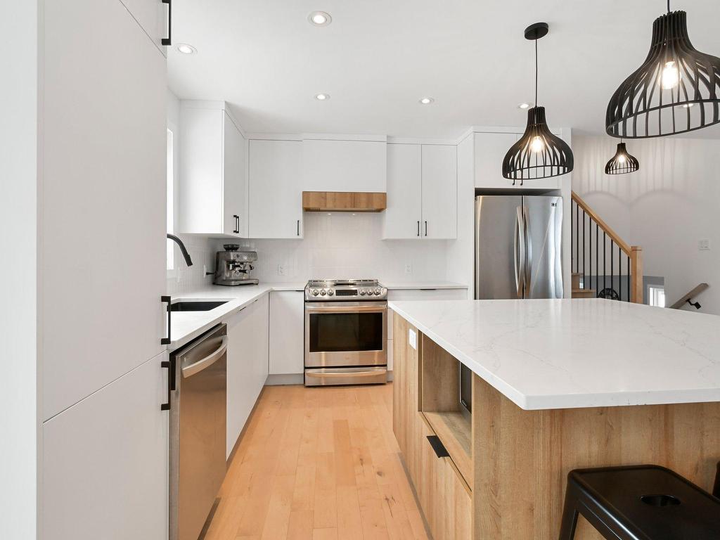 









273


Rue des Colibris

,
Beloeil,




QC
J3G5J5

