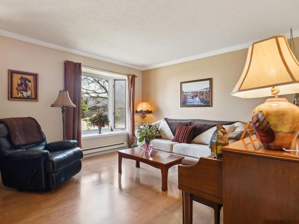 









71


Rue des Pinsons

,
Gatineau (Hull),




QC
J9A2V6

