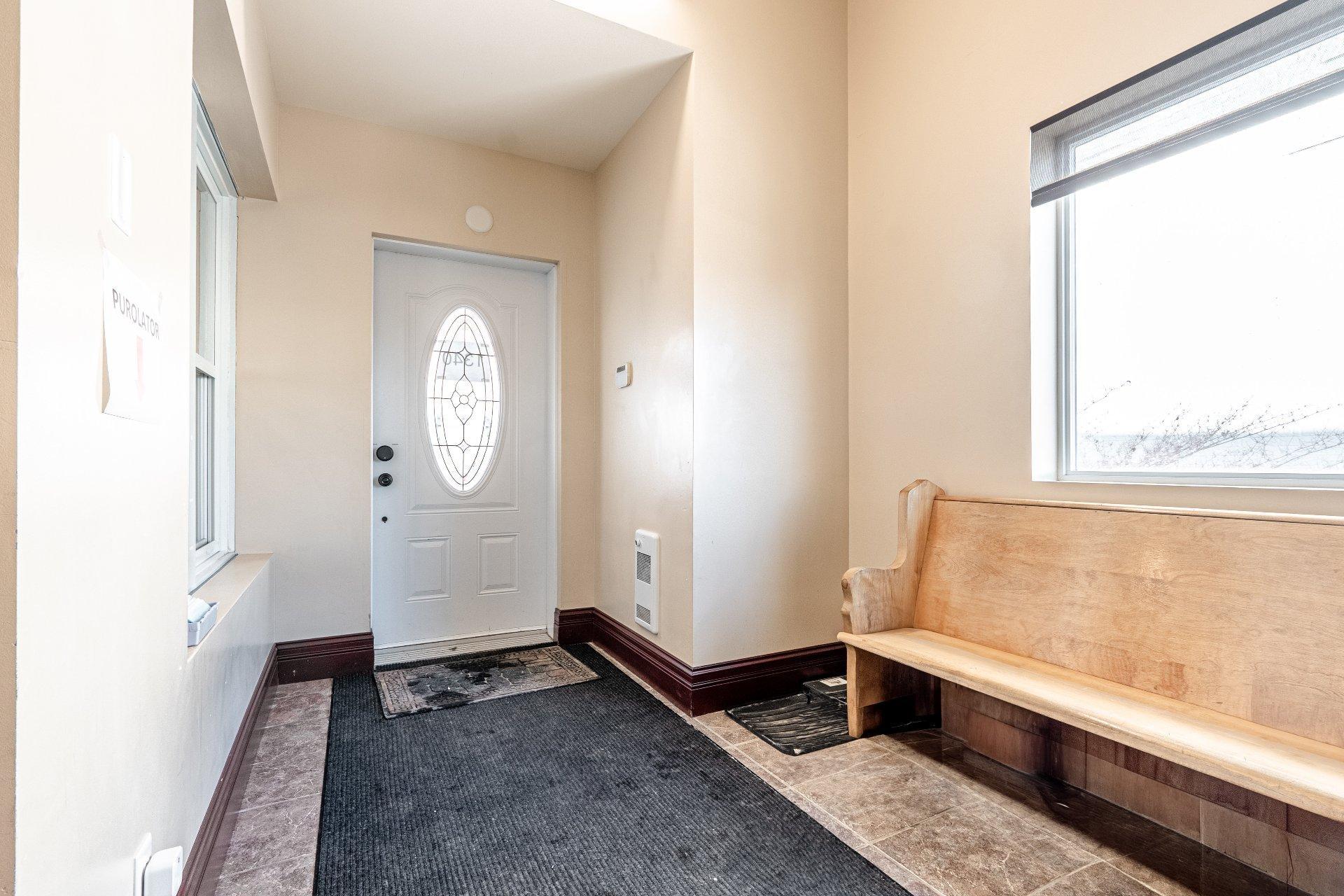 









1340

 - 1344


Rue King O.

,
Sherbrooke (Les Nations),




QC
J1J2B6

