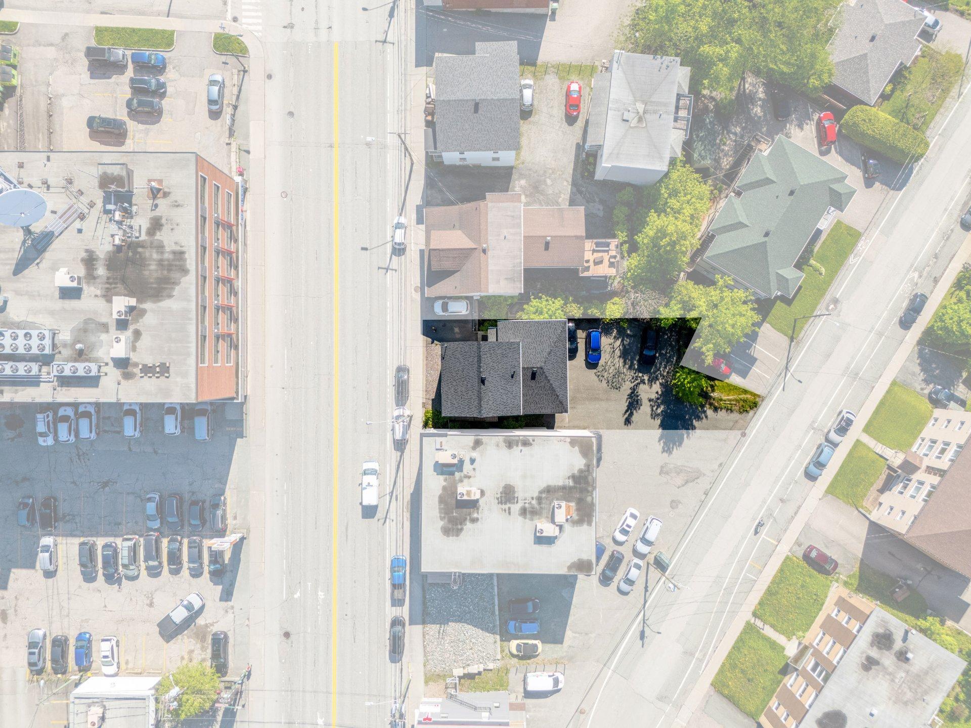 









1340

 - 1344


Rue King O.

,
Sherbrooke (Les Nations),




QC
J1J2B6

