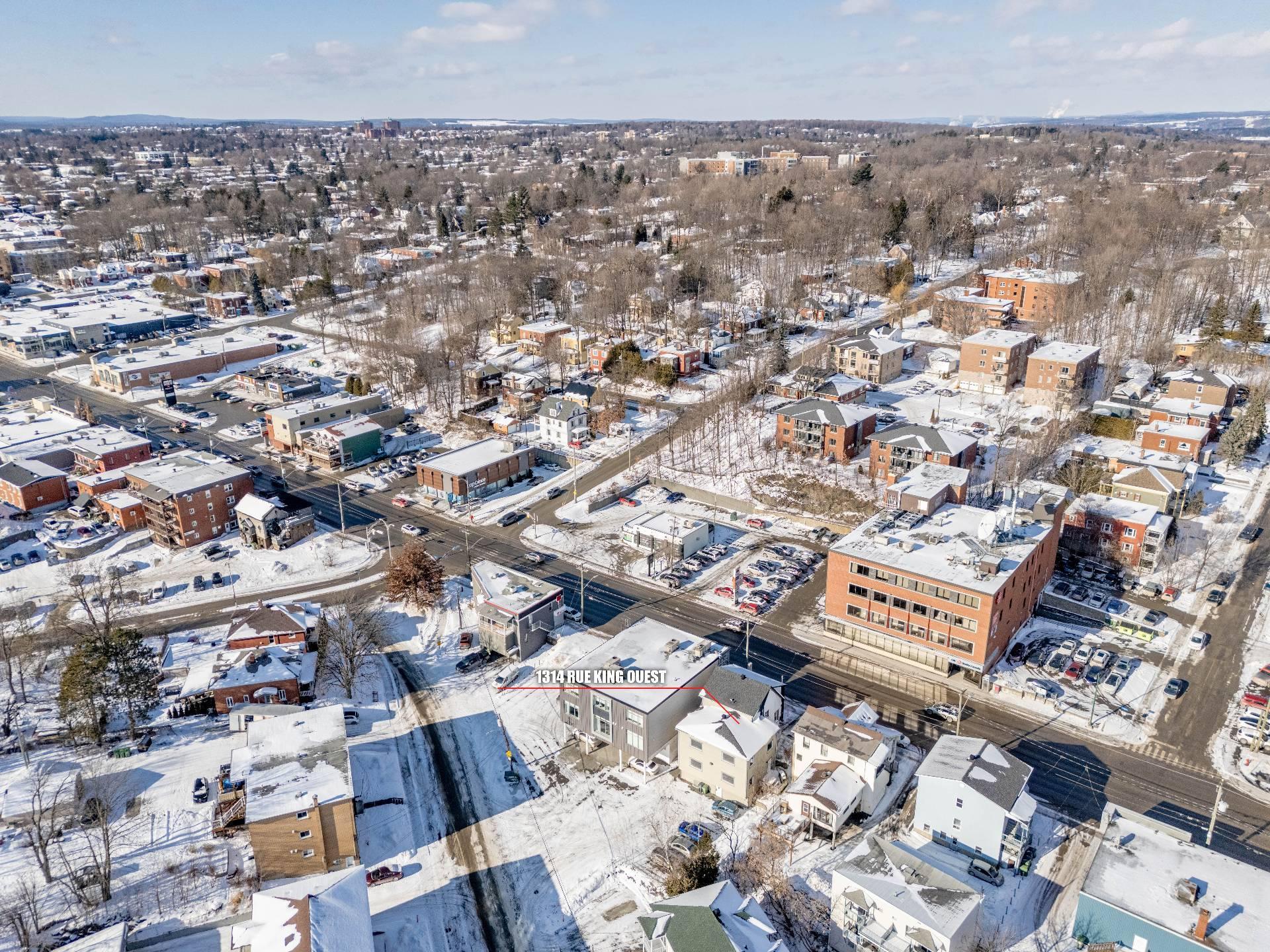 









1340

 - 1344


Rue King O.

,
Sherbrooke (Les Nations),




QC
J1J2B6

