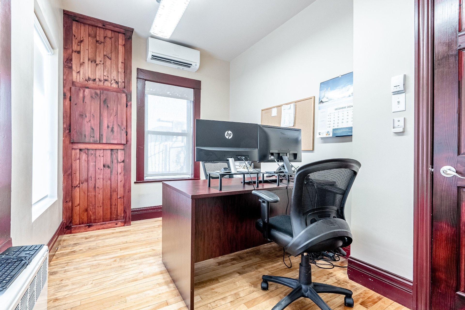 









1340

 - 1344


Rue King O.

,
Sherbrooke (Les Nations),




QC
J1J2B6

