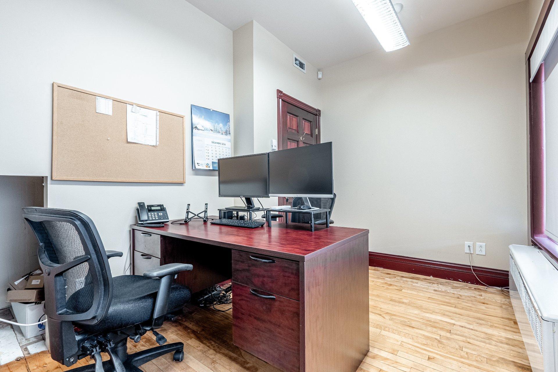 









1340

 - 1344


Rue King O.

,
Sherbrooke (Les Nations),




QC
J1J2B6

