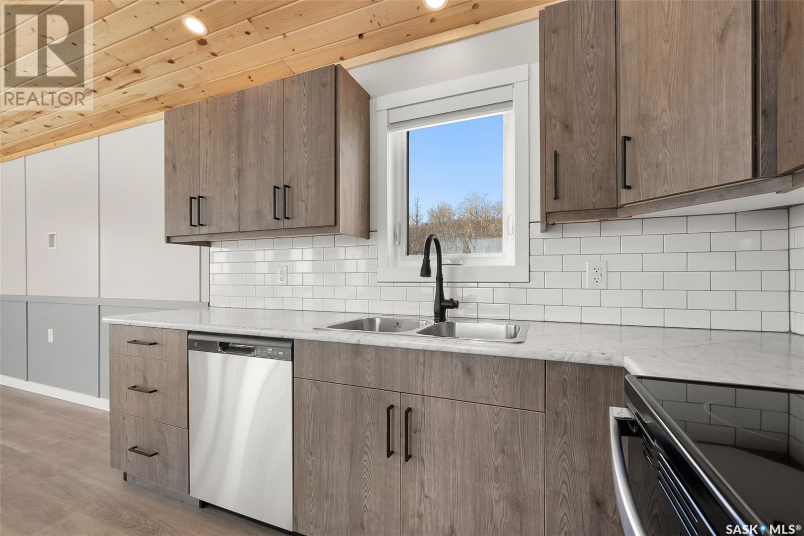 












913 Pincherry PLACE E

,
Katepwa Beach,




Saskatchewan
S0G1S0

