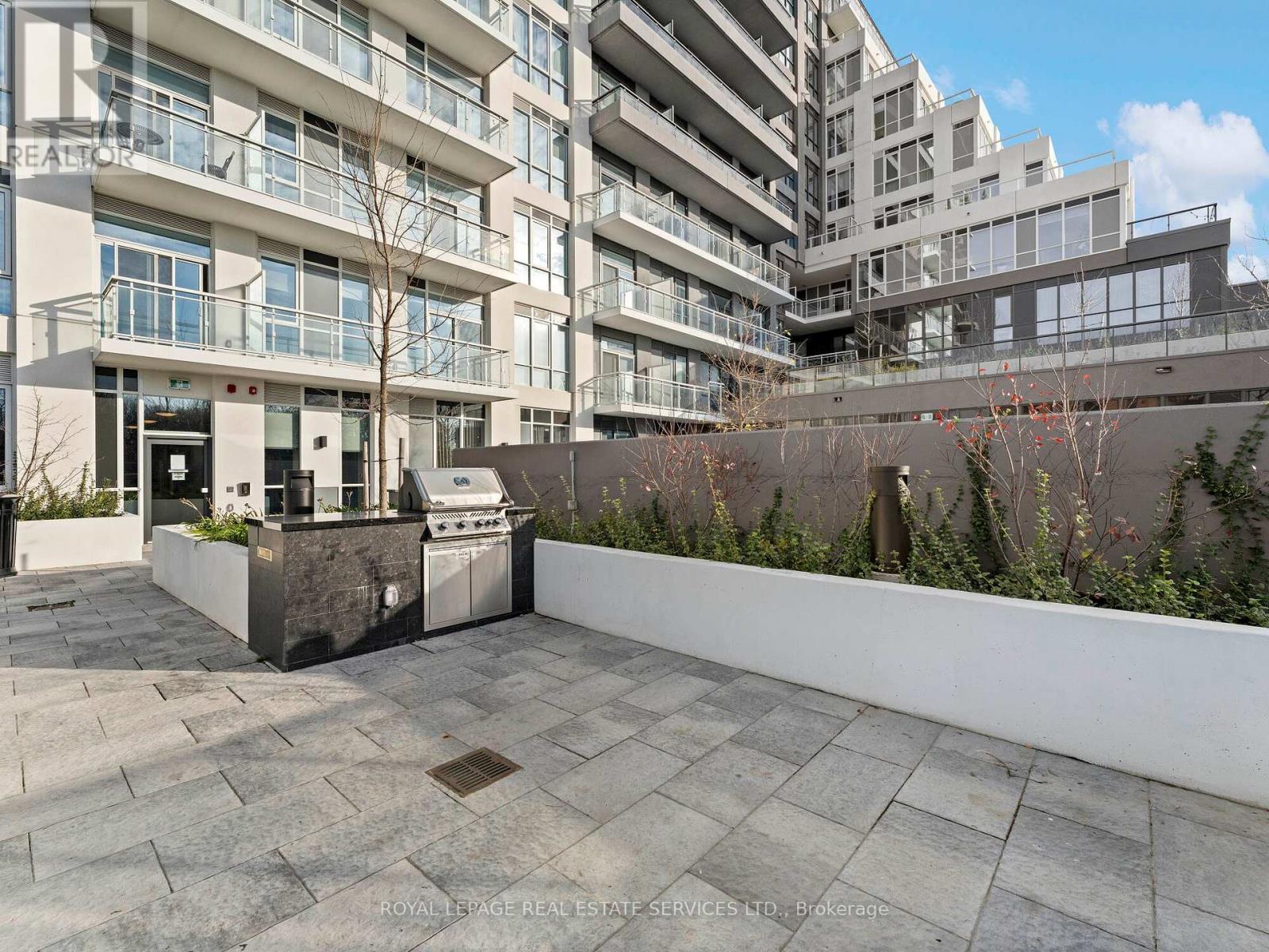 












215 - 286 MAIN STREET

,
Toronto,




Ontario
M4C4X5

