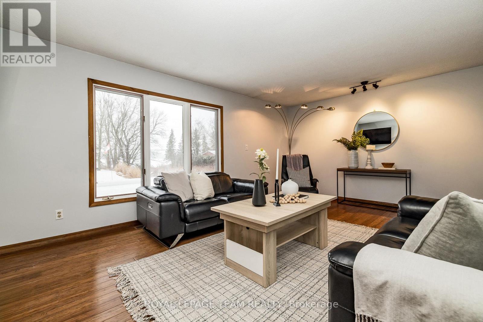 












2491 FAIRMILE ROAD

,
Ottawa,




Ontario
K0G1J0

