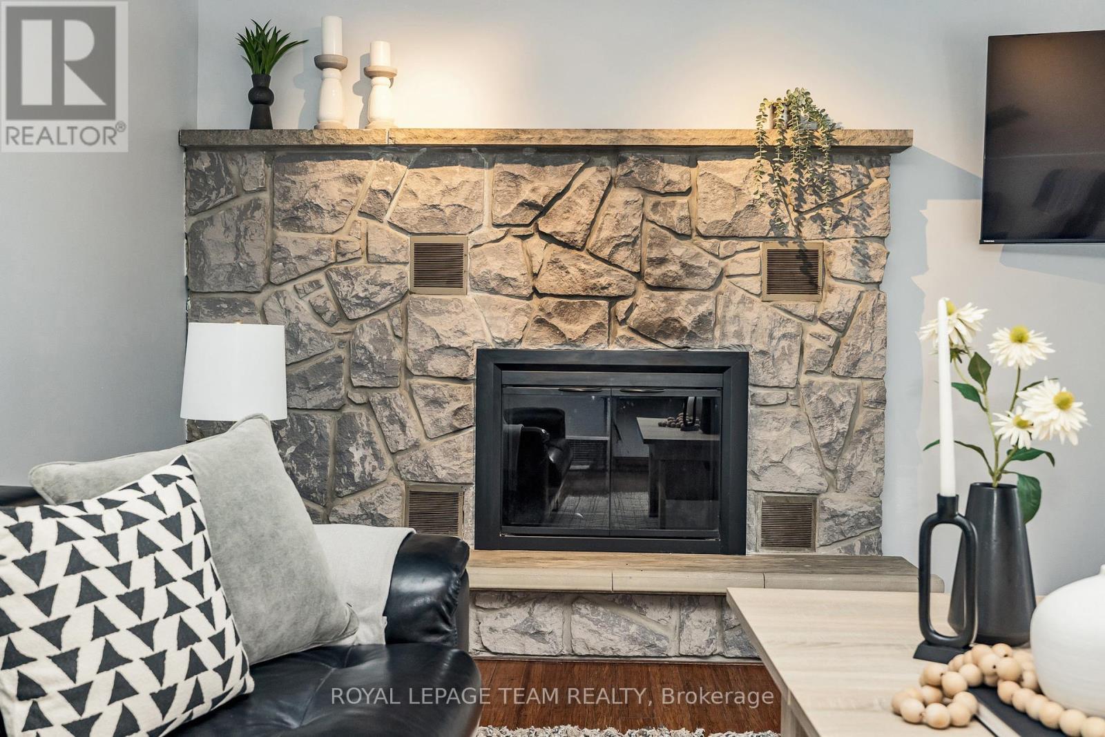 












2491 FAIRMILE ROAD

,
Ottawa,




Ontario
K0G1J0

