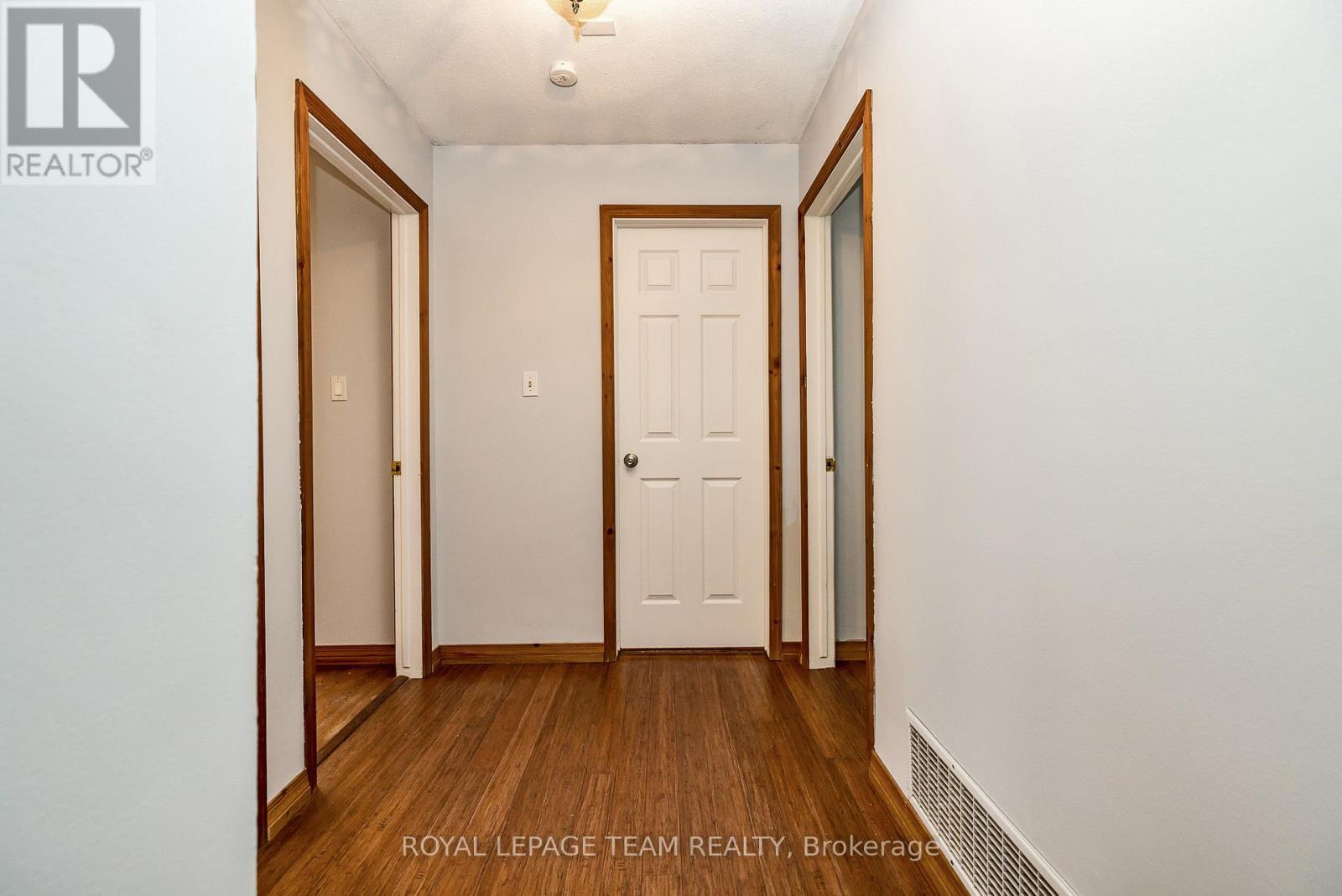












2491 FAIRMILE ROAD

,
Ottawa,




Ontario
K0G1J0

