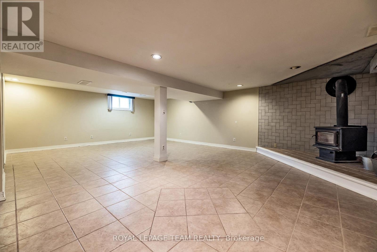 












2491 FAIRMILE ROAD

,
Ottawa,




Ontario
K0G1J0

