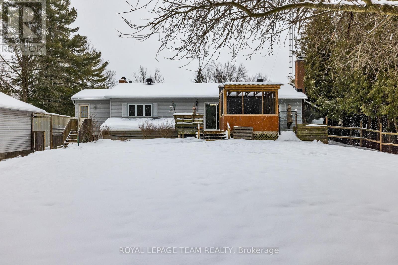 












2491 FAIRMILE ROAD

,
Ottawa,




Ontario
K0G1J0

