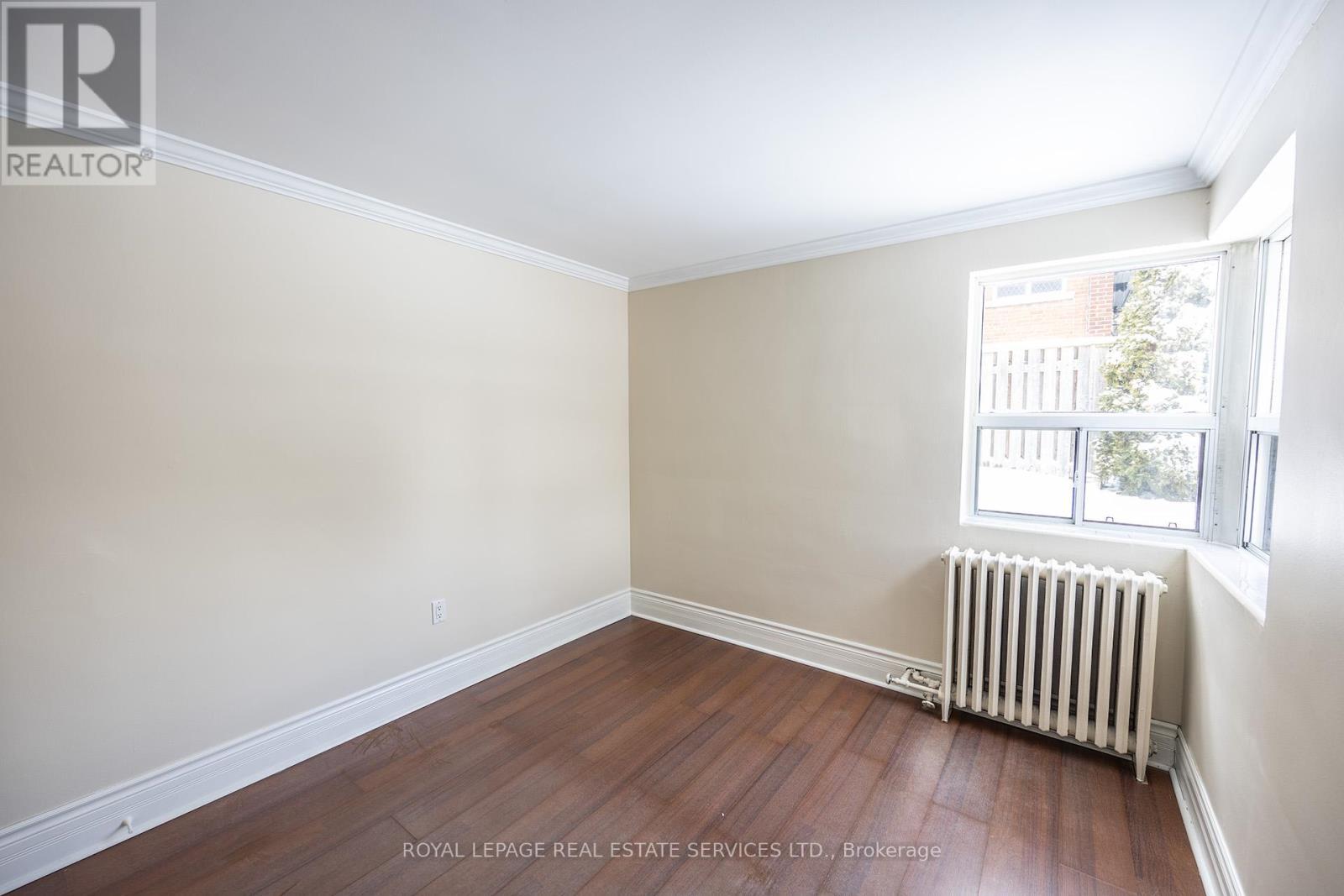 












1 - 12 CAYUGA AVENUE

,
Mississauga,




Ontario
L5G3S7

