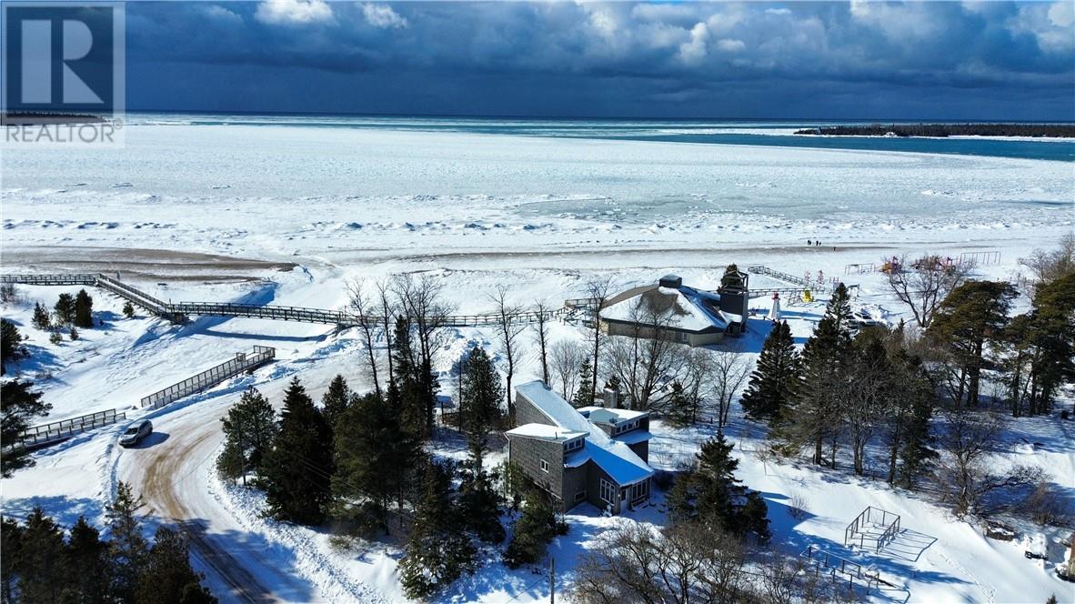 












111 McNevin Street

,
Providence Bay, Manitoulin Island,




Ontario
P0P1T0

