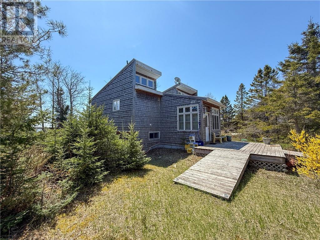 












111 McNevin Street

,
Providence Bay, Manitoulin Island,




Ontario
P0P1T0


