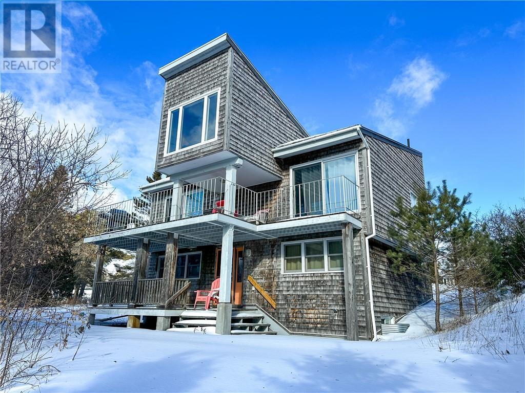 












111 McNevin Street

,
Providence Bay, Manitoulin Island,




Ontario
P0P1T0

