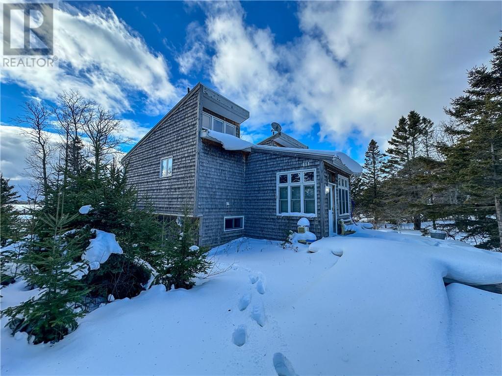 












111 McNevin Street

,
Providence Bay, Manitoulin Island,




Ontario
P0P1T0

