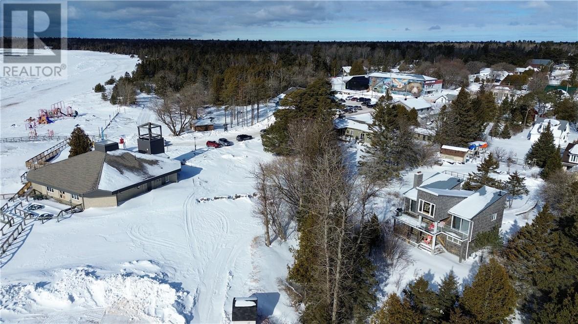 












111 McNevin Street

,
Providence Bay, Manitoulin Island,




Ontario
P0P1T0

