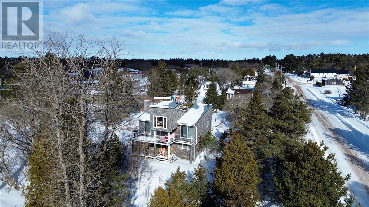 












111 McNevin Street

,
Providence Bay, Manitoulin Island,




Ontario
P0P1T0

