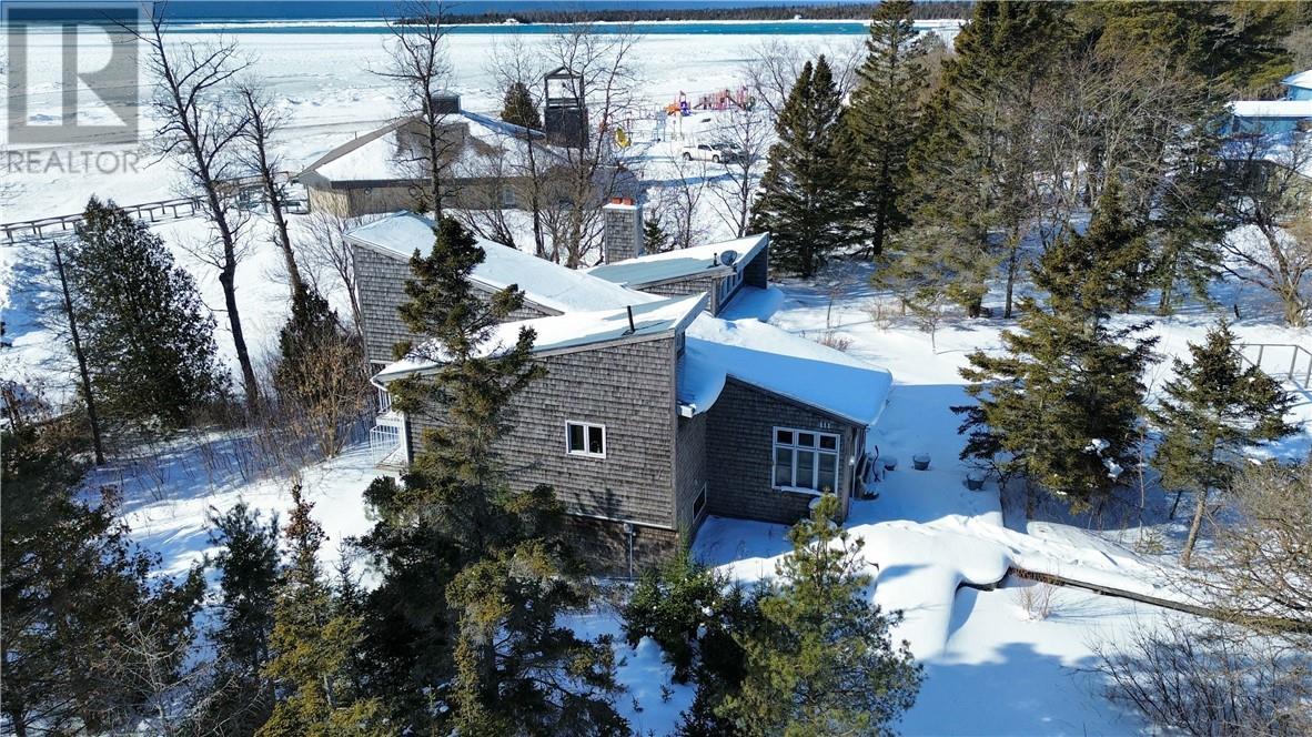 












111 McNevin Street

,
Providence Bay, Manitoulin Island,




Ontario
P0P1T0

