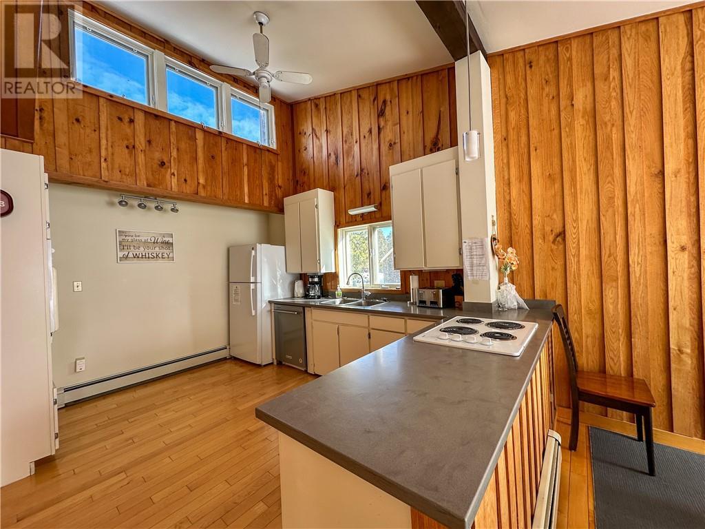 












111 McNevin Street

,
Providence Bay, Manitoulin Island,




Ontario
P0P1T0

