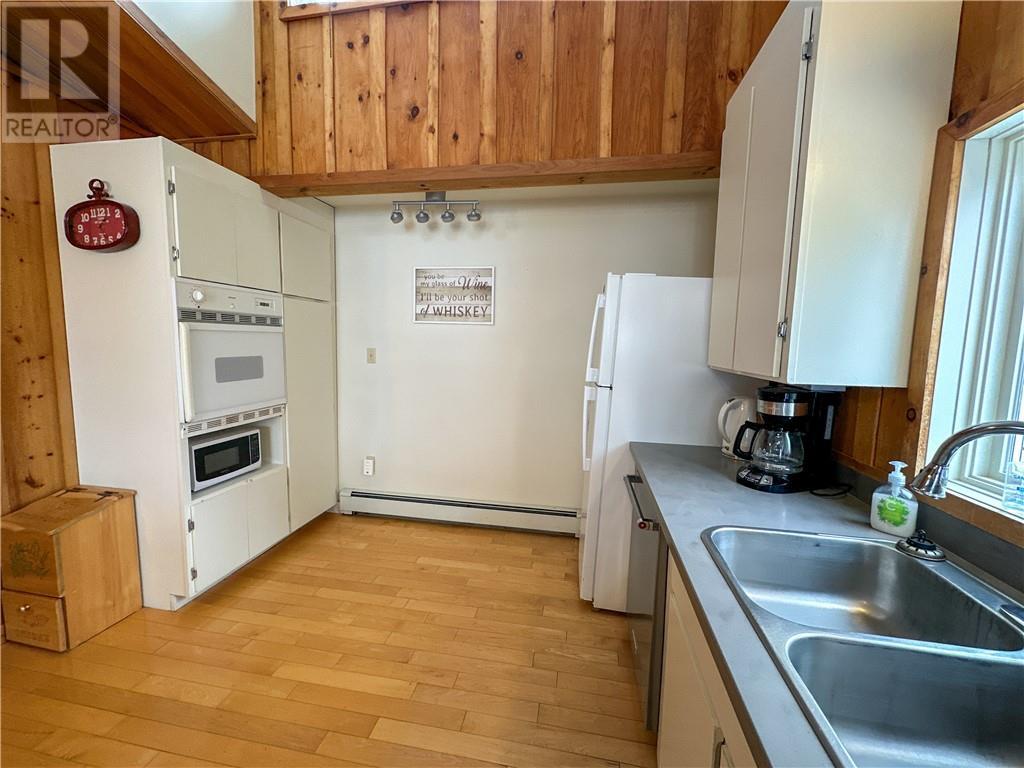 












111 McNevin Street

,
Providence Bay, Manitoulin Island,




Ontario
P0P1T0

