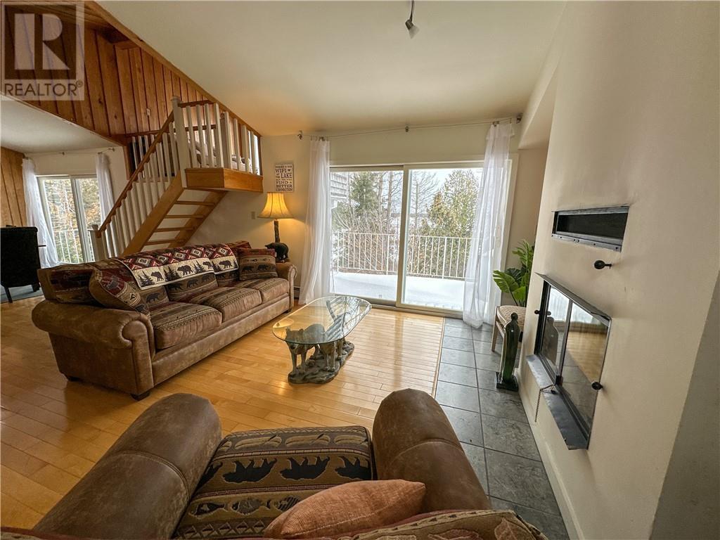 












111 McNevin Street

,
Providence Bay, Manitoulin Island,




Ontario
P0P1T0

