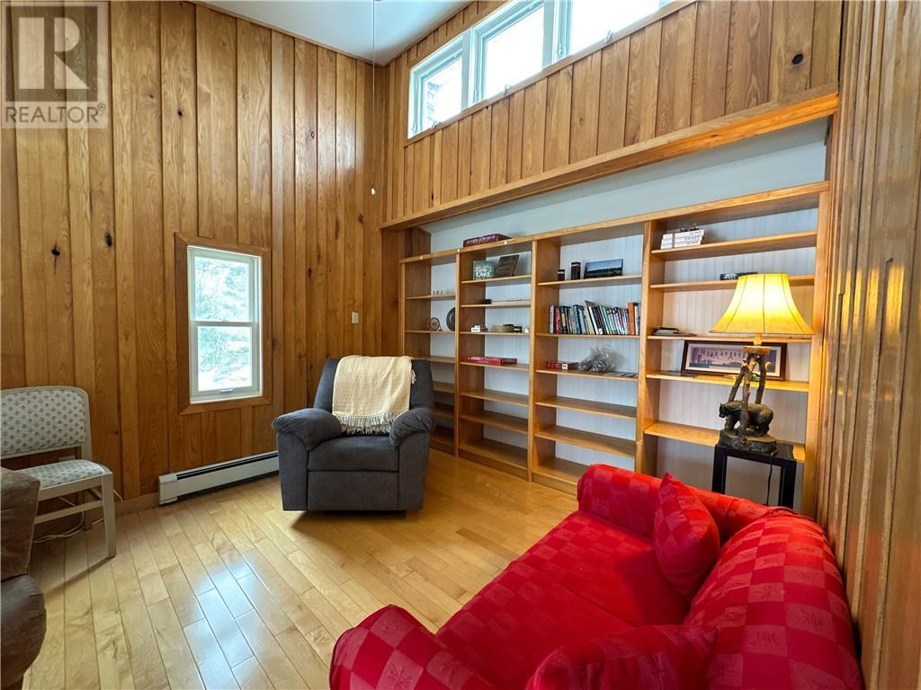 












111 McNevin Street

,
Providence Bay, Manitoulin Island,




Ontario
P0P1T0

