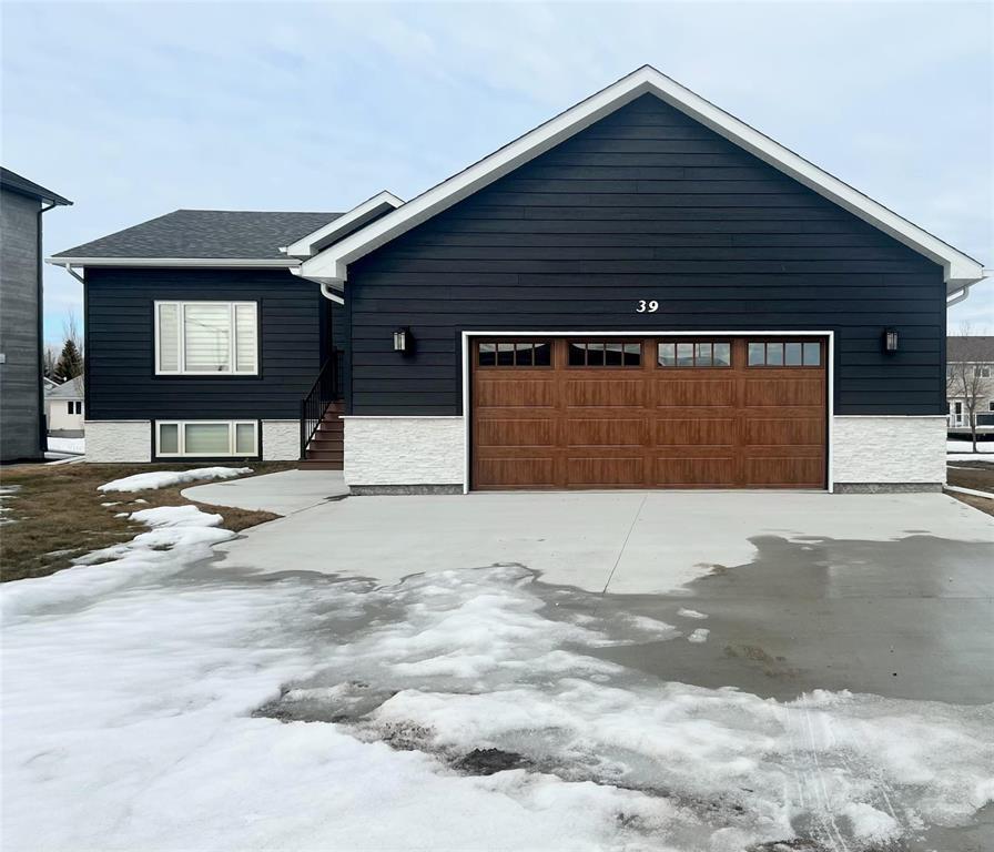 












39 Fairfield Lane

,
New Bothwell,




Manitoba
R0A1C0

