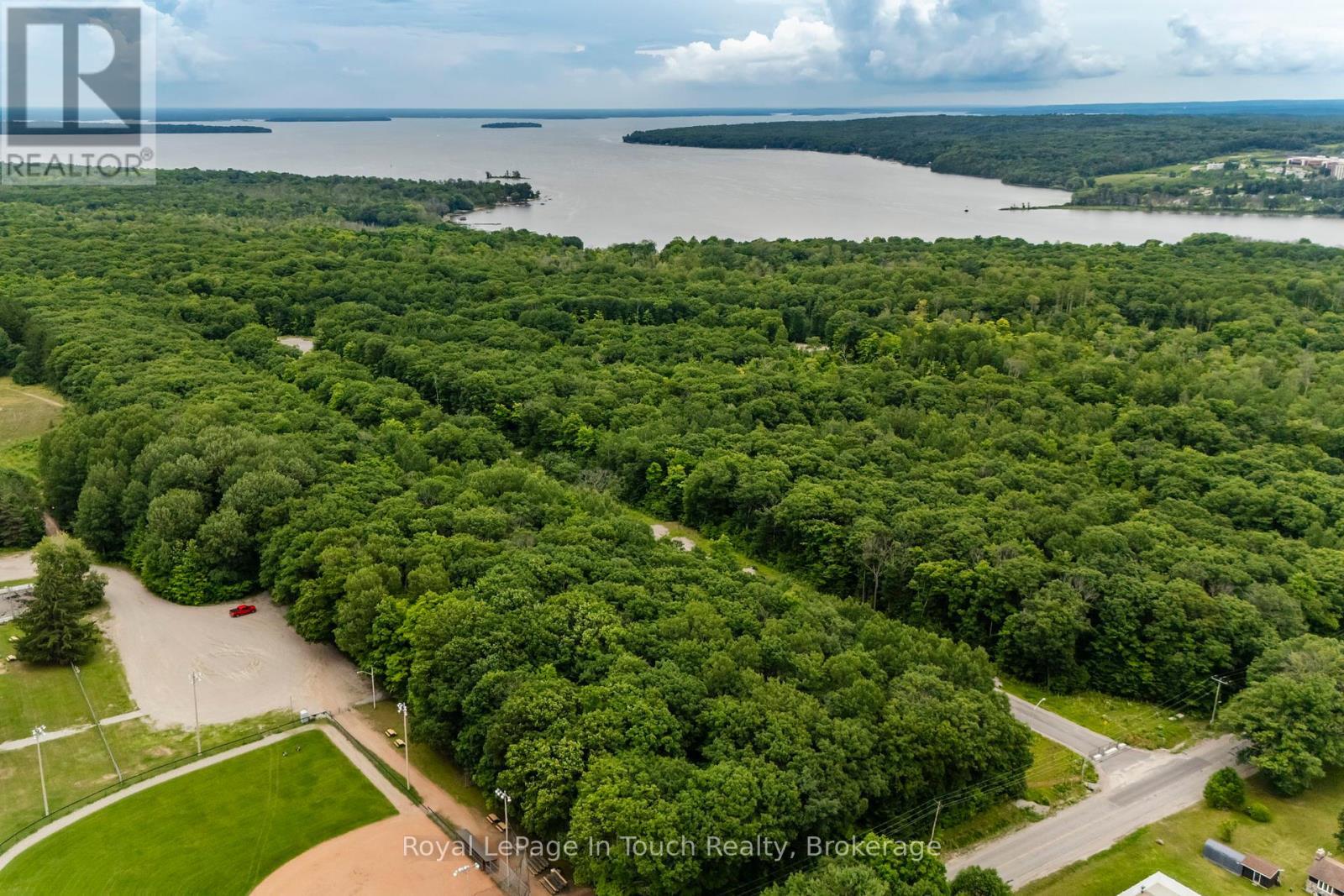 












LOT 72 WHISPERING PINE CIRCLE

,
Tiny,







Ontario
L9M0C2

