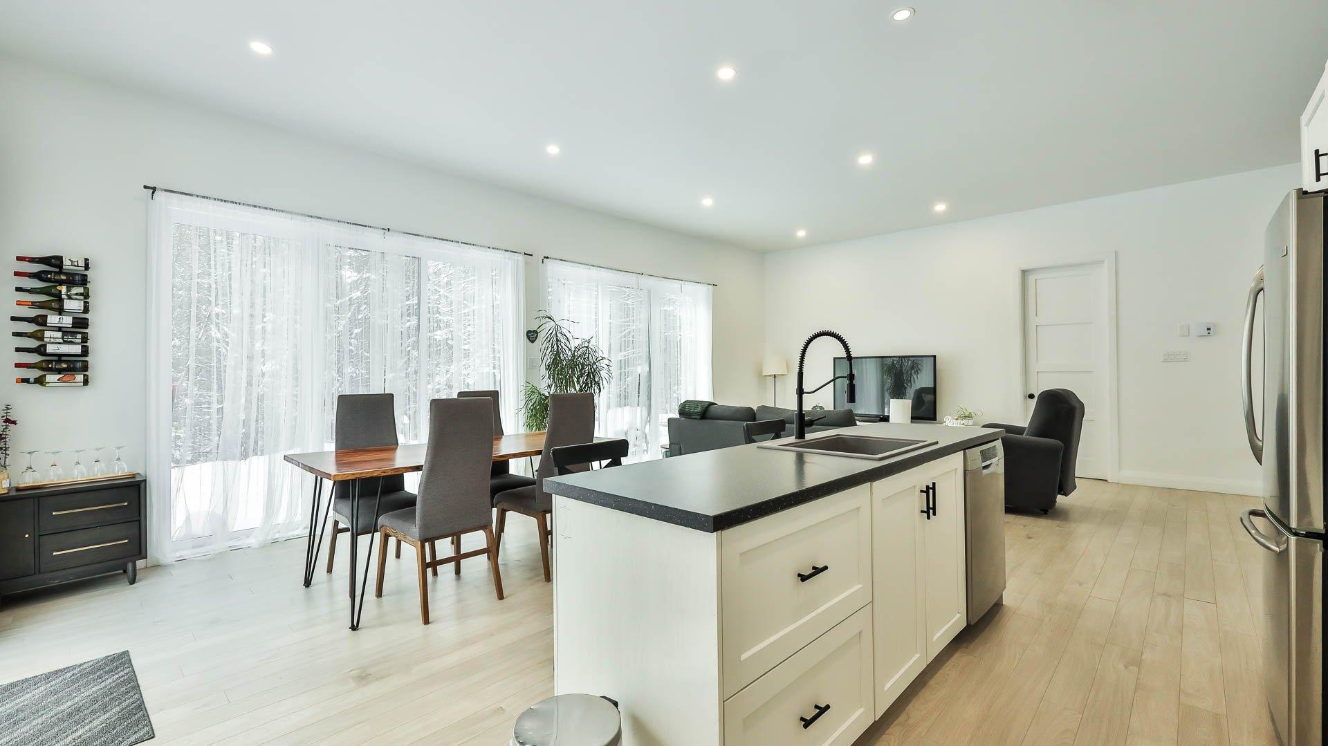 









14


Ch. de la Rive

,
L'Ange-Gardien,




QC
J8L0H6

