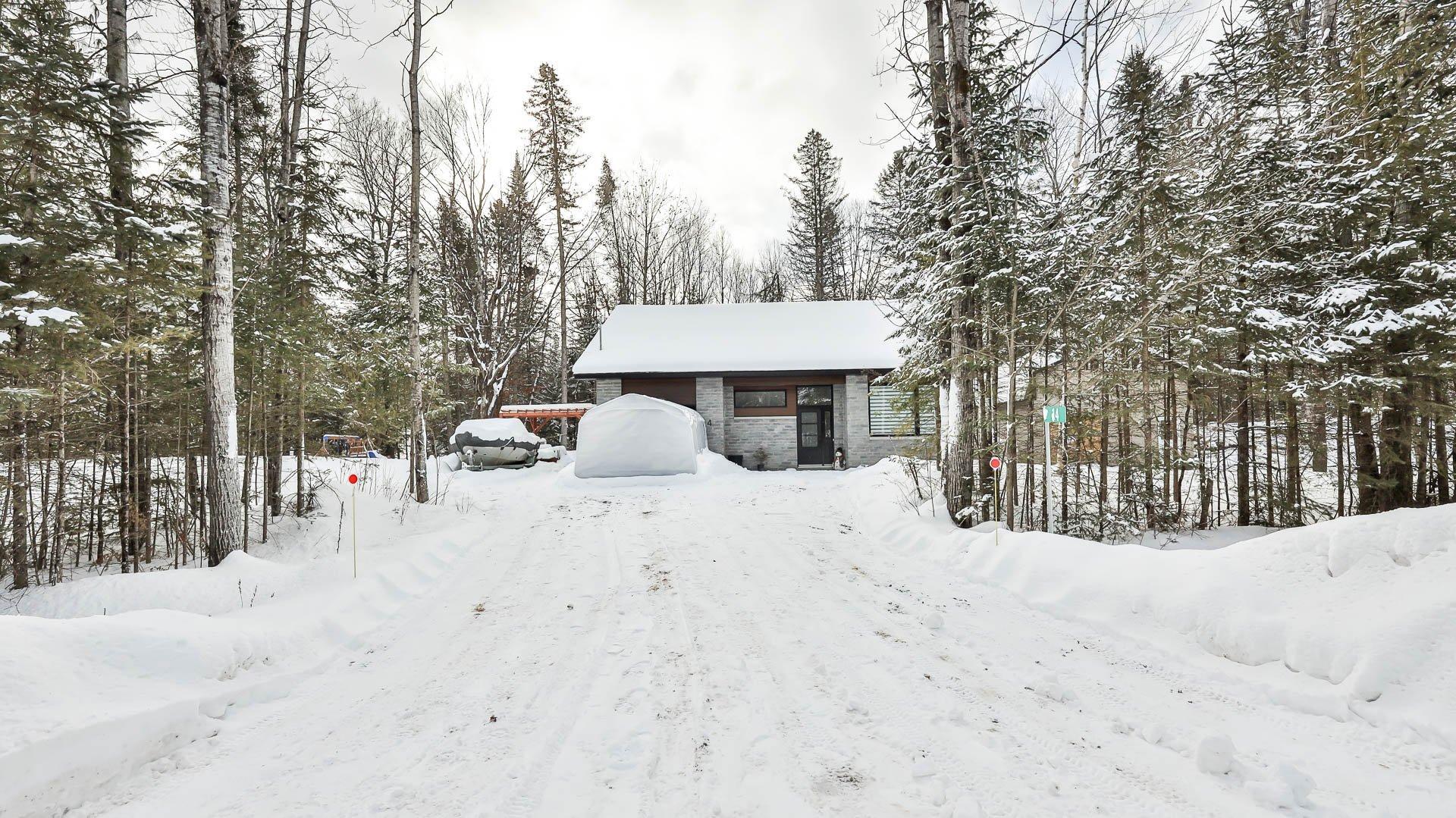 









14


Ch. de la Rive

,
L'Ange-Gardien,




QC
J8L0H6

