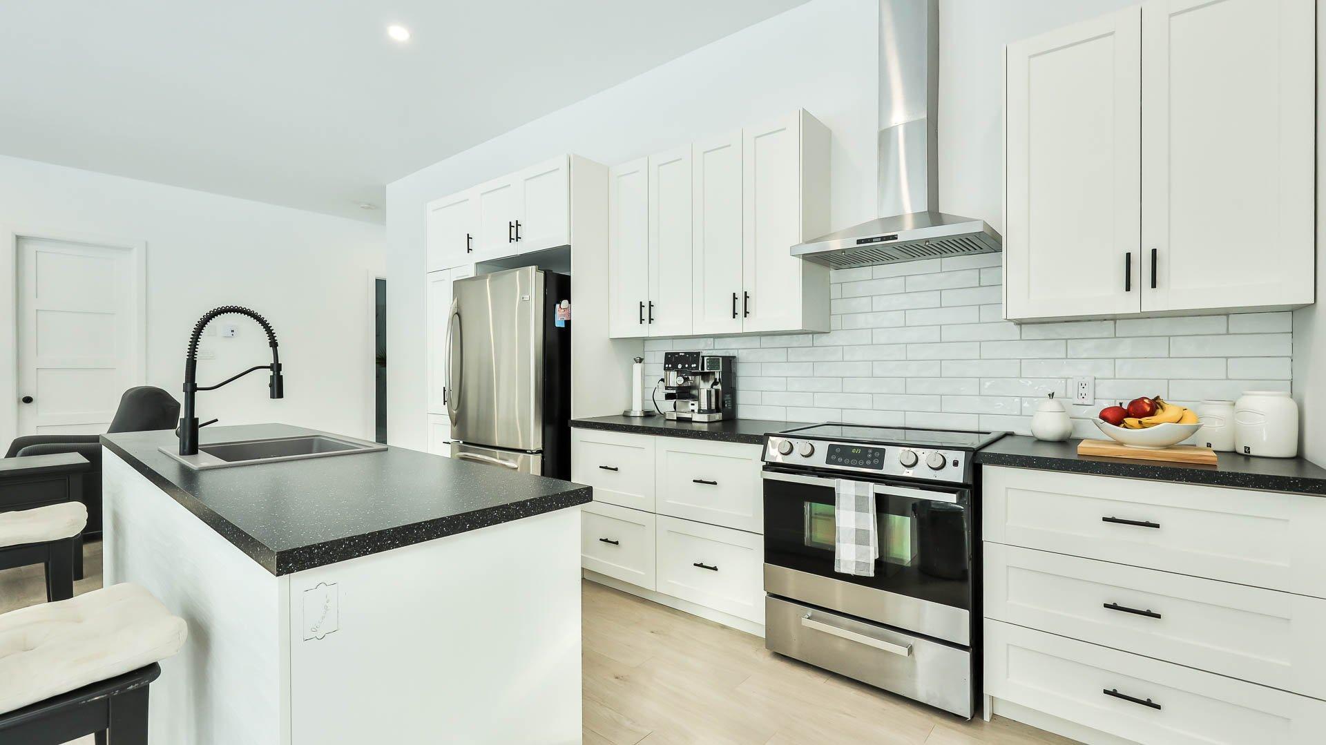 









14


Ch. de la Rive

,
L'Ange-Gardien,




QC
J8L0H6


