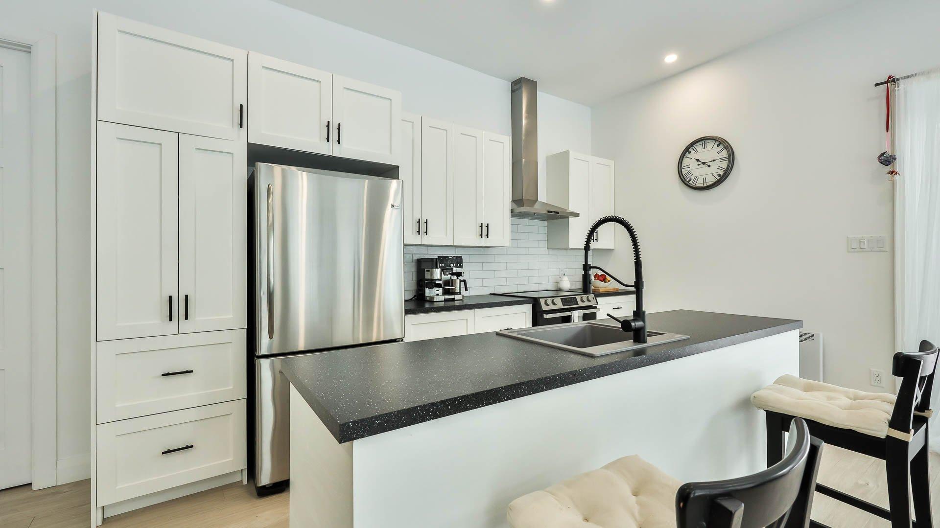 









14


Ch. de la Rive

,
L'Ange-Gardien,




QC
J8L0H6

