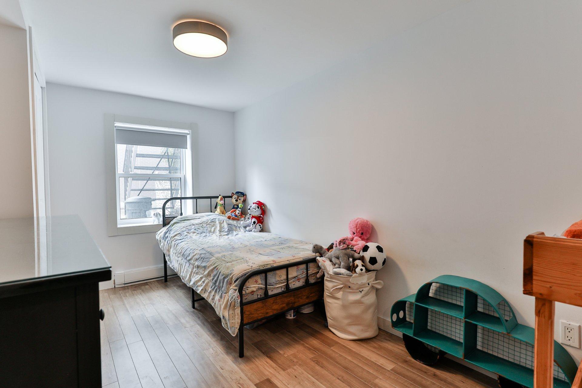 









1826

 - 1828


Rue De Cadillac

,
Montréal (Mercier/Hochelaga-Maisonneuve),




QC
H1N2T3

