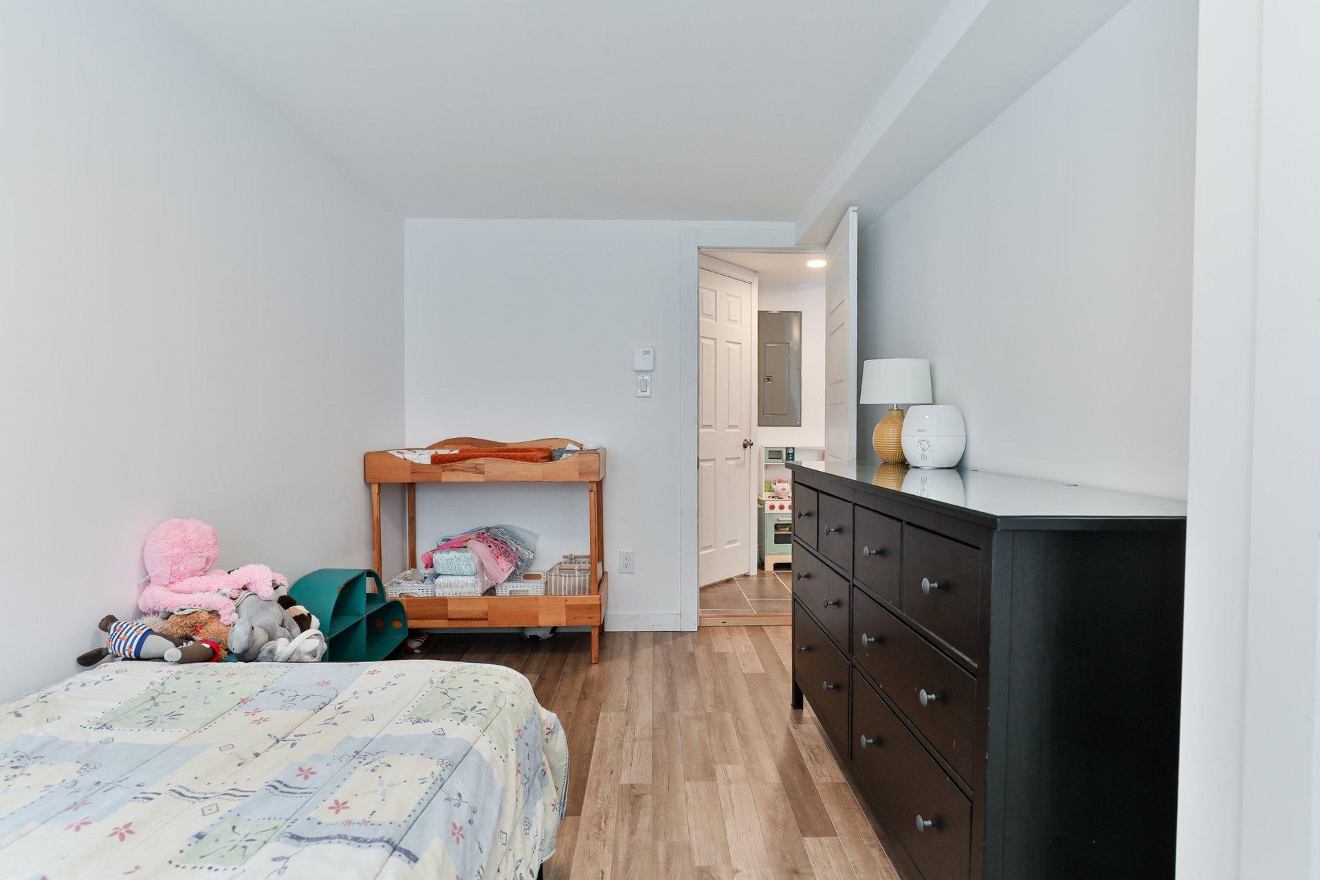 









1826

 - 1828


Rue De Cadillac

,
Montréal (Mercier/Hochelaga-Maisonneuve),




QC
H1N2T3


