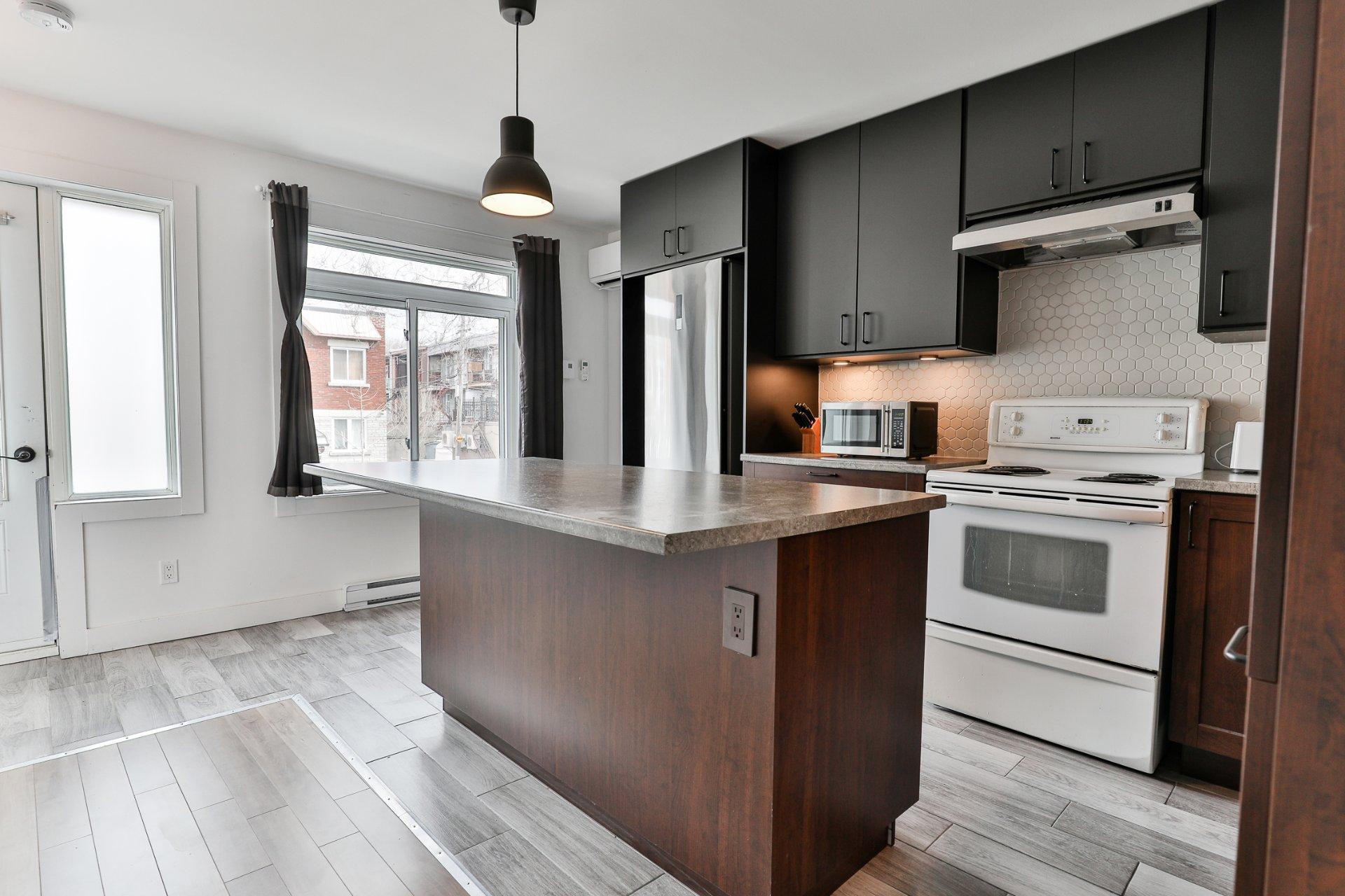 









1826

 - 1828


Rue De Cadillac

,
Montréal (Mercier/Hochelaga-Maisonneuve),




QC
H1N2T3

