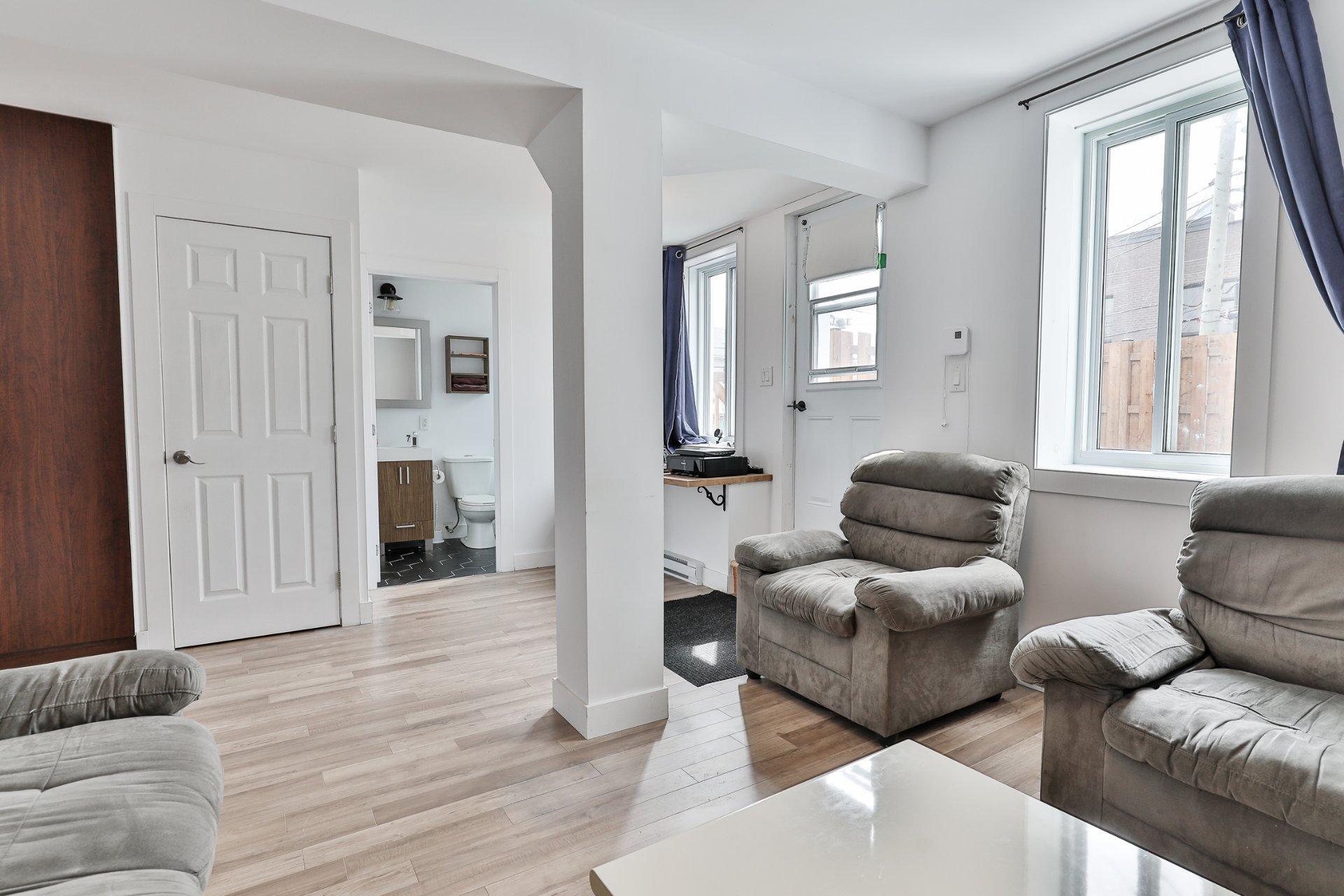 









1826

 - 1828


Rue De Cadillac

,
Montréal (Mercier/Hochelaga-Maisonneuve),




QC
H1N2T3

