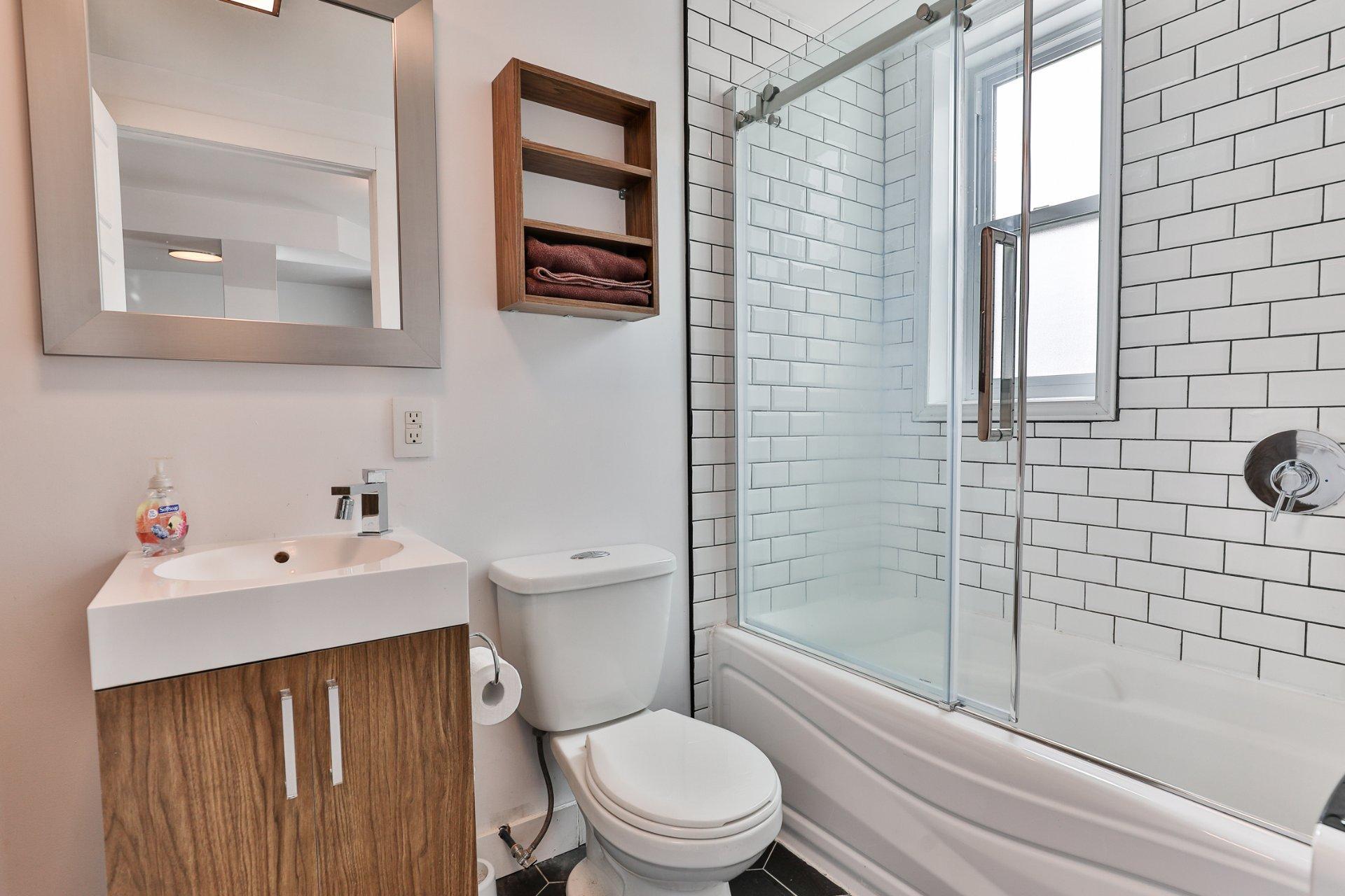 









1826

 - 1828


Rue De Cadillac

,
Montréal (Mercier/Hochelaga-Maisonneuve),




QC
H1N2T3

