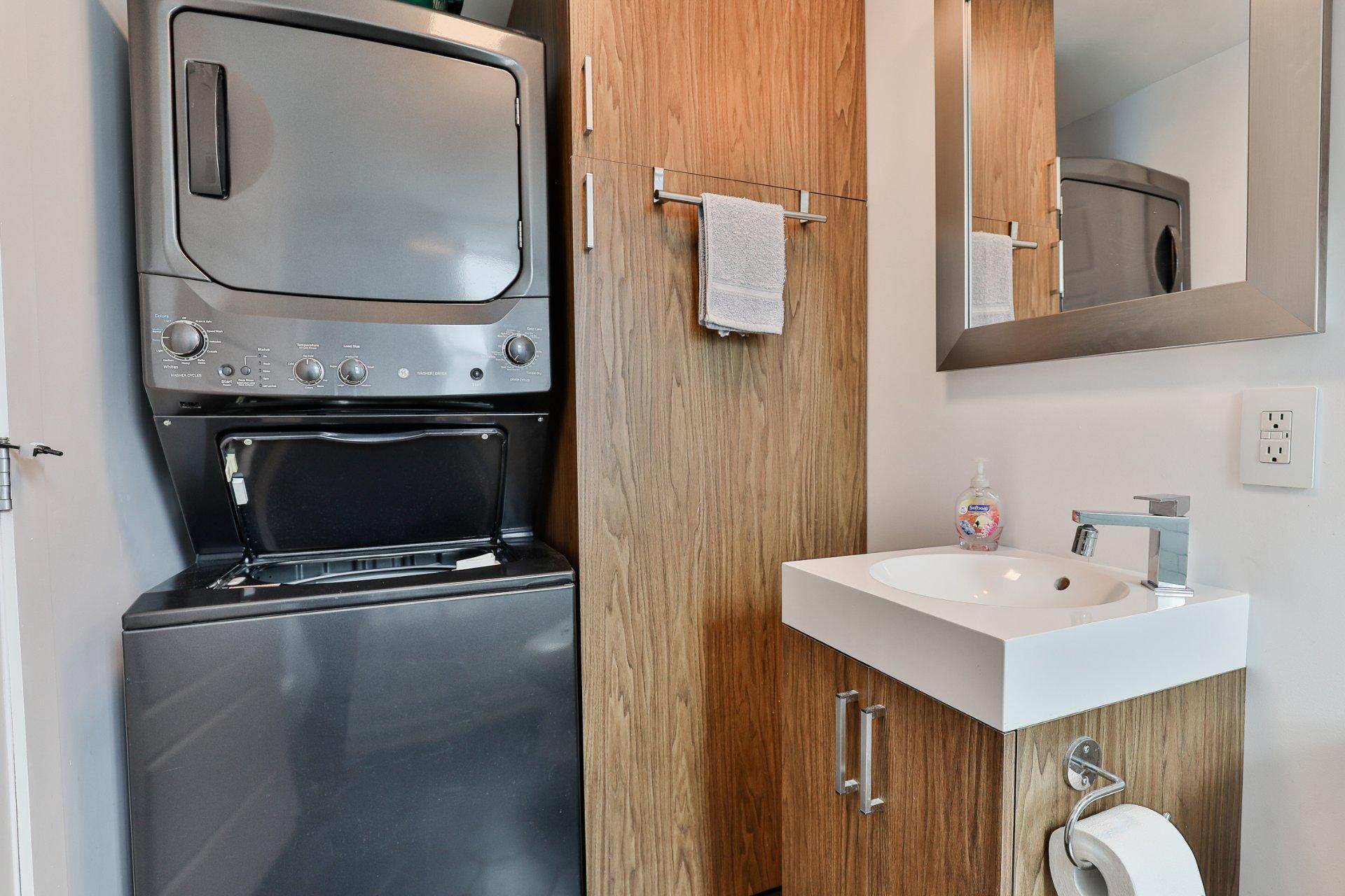 









1826

 - 1828


Rue De Cadillac

,
Montréal (Mercier/Hochelaga-Maisonneuve),




QC
H1N2T3


