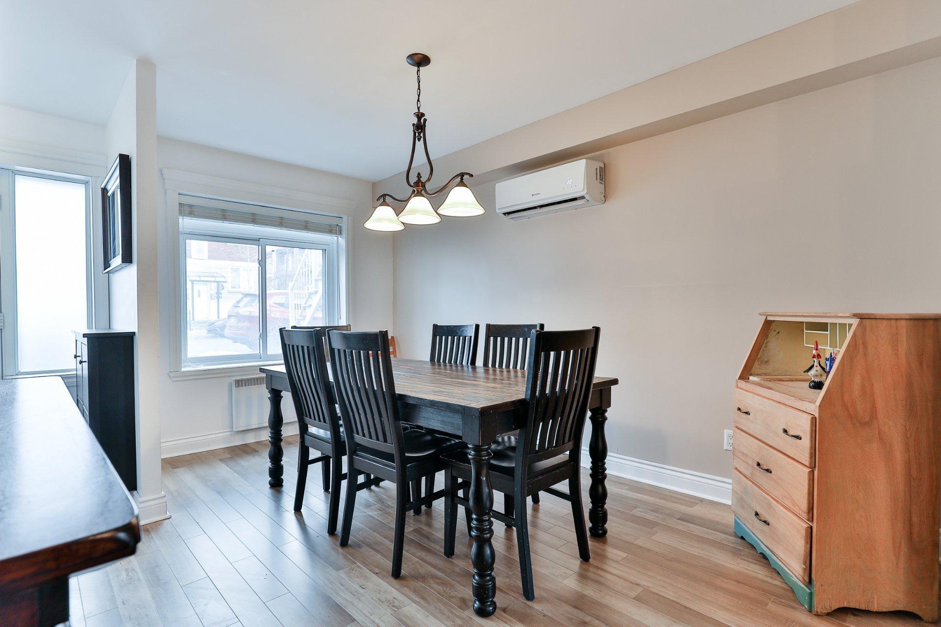 









1826

 - 1828


Rue De Cadillac

,
Montréal (Mercier/Hochelaga-Maisonneuve),




QC
H1N2T3

