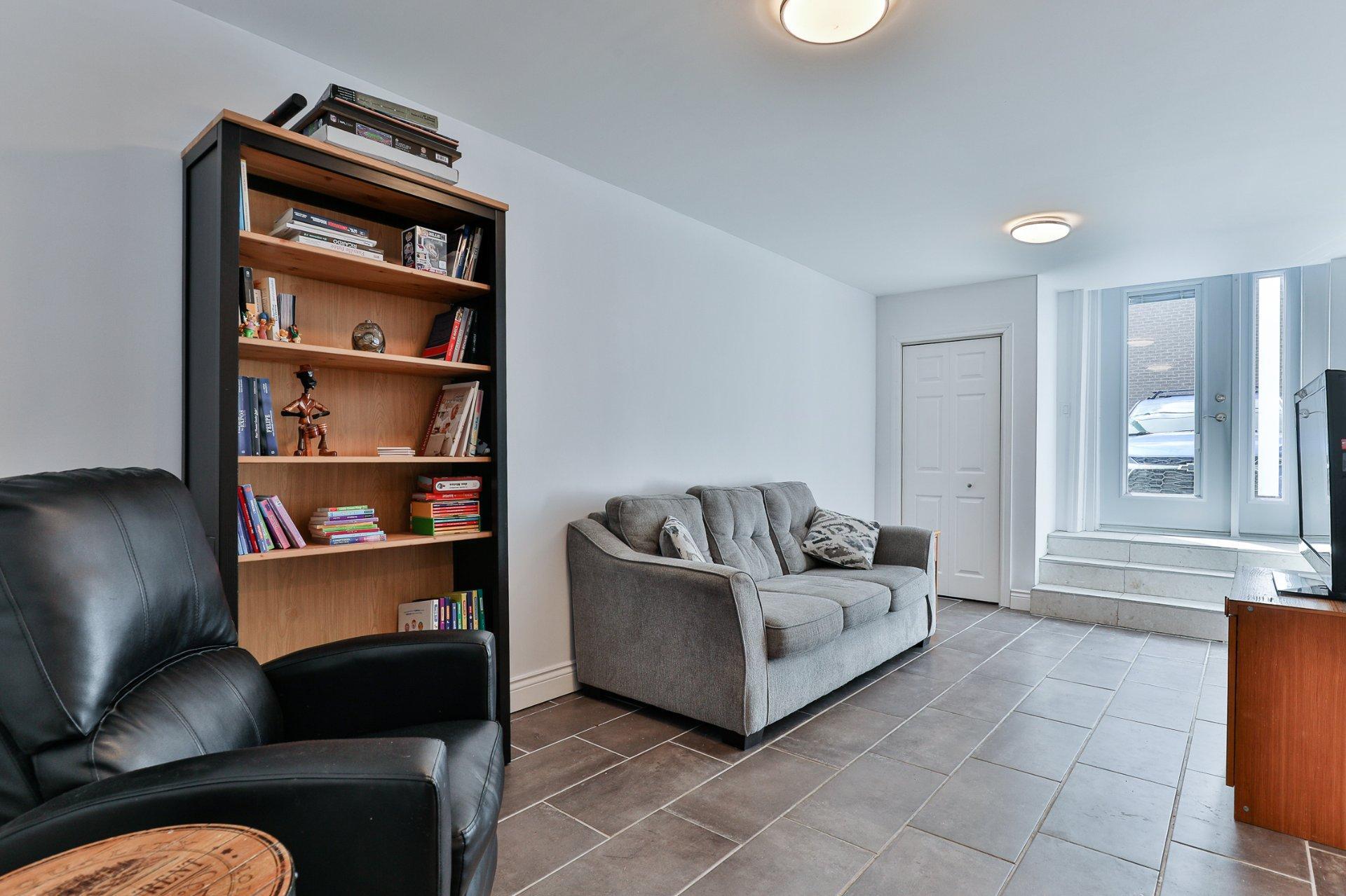 









1826

 - 1828


Rue De Cadillac

,
Montréal (Mercier/Hochelaga-Maisonneuve),




QC
H1N2T3

