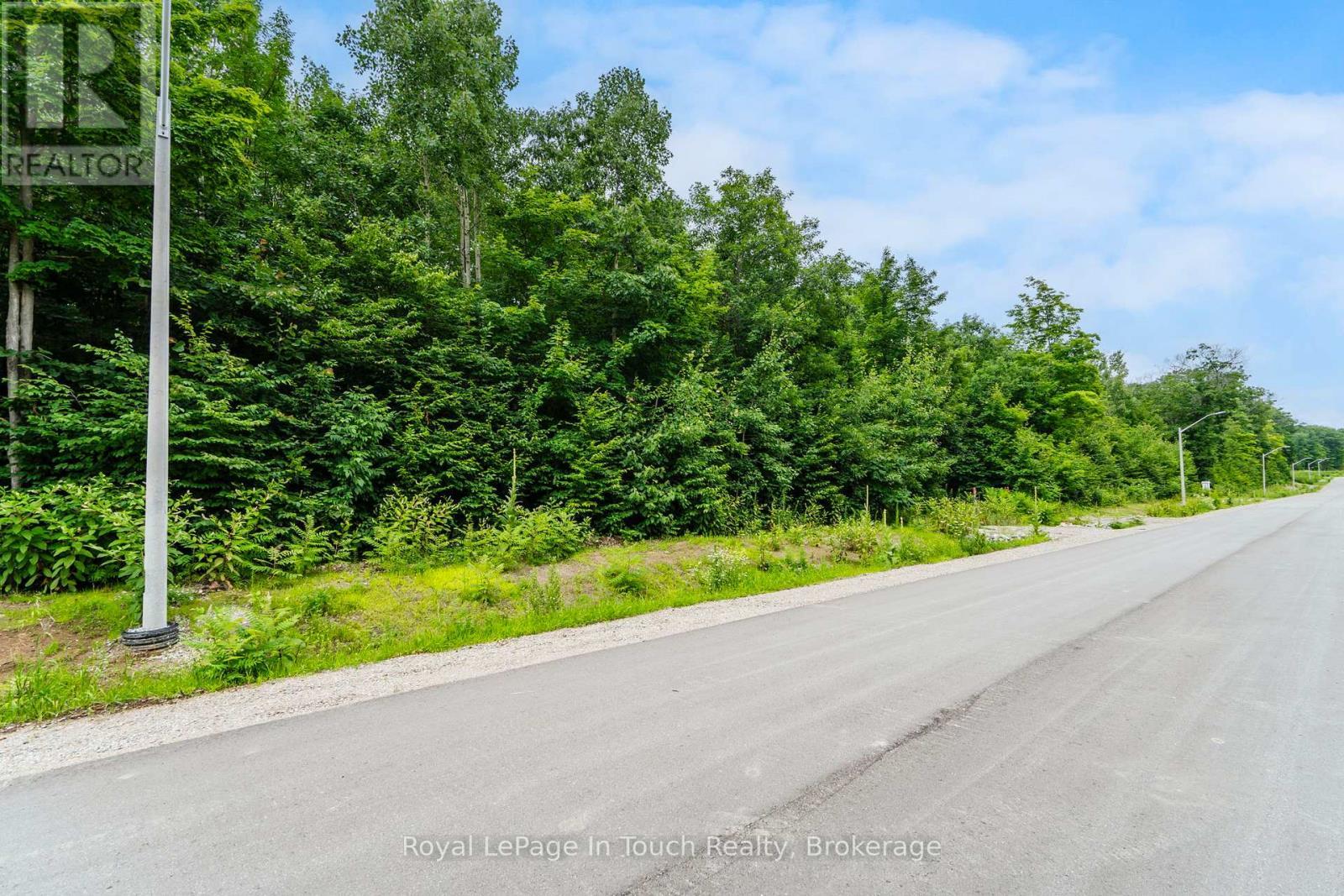 












LOT 69 WHISPERING PINE CIRCLE

,
Tiny,







Ontario
L9M0C2


