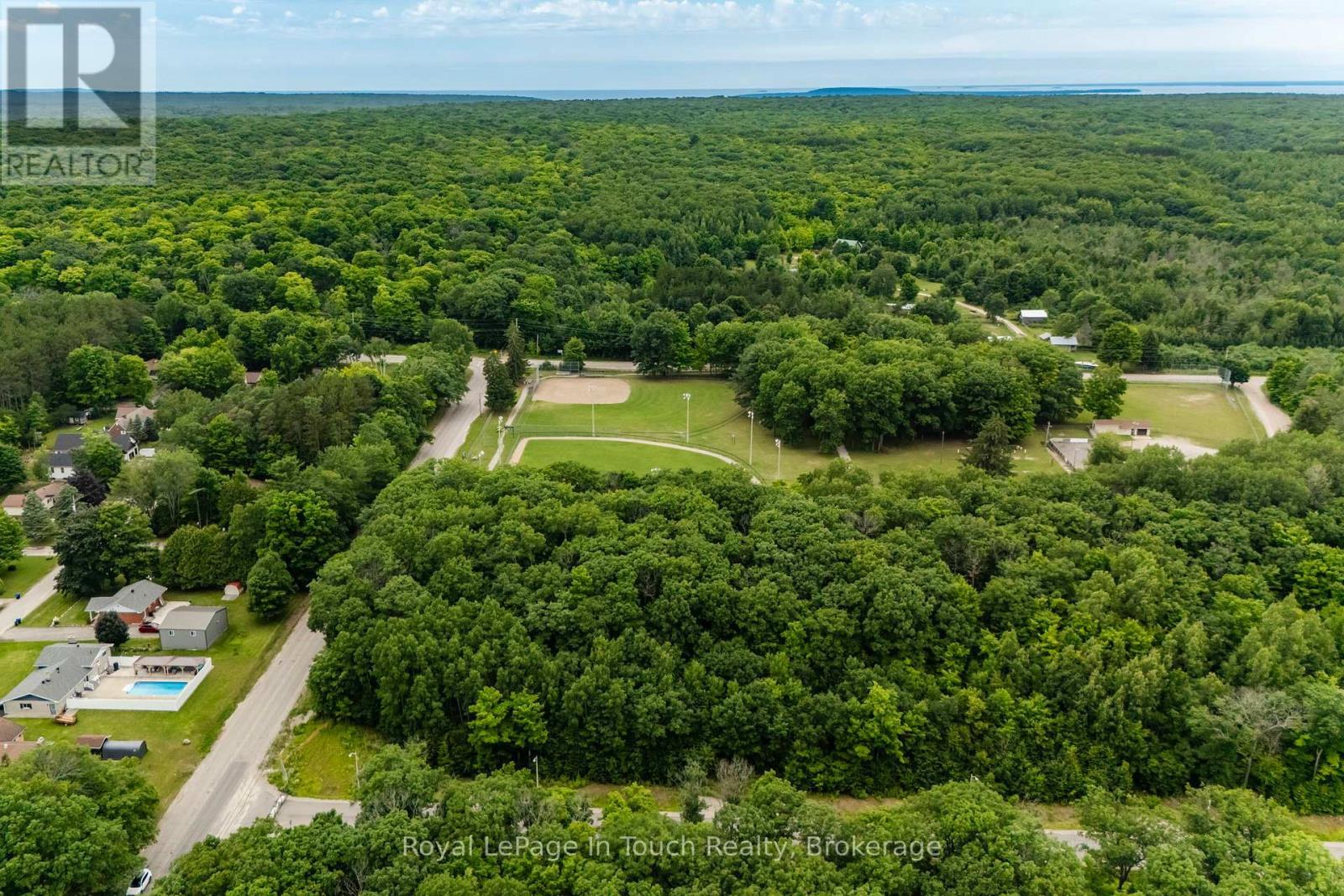












LOT 69 WHISPERING PINE CIRCLE

,
Tiny,







Ontario
L9M0C2

