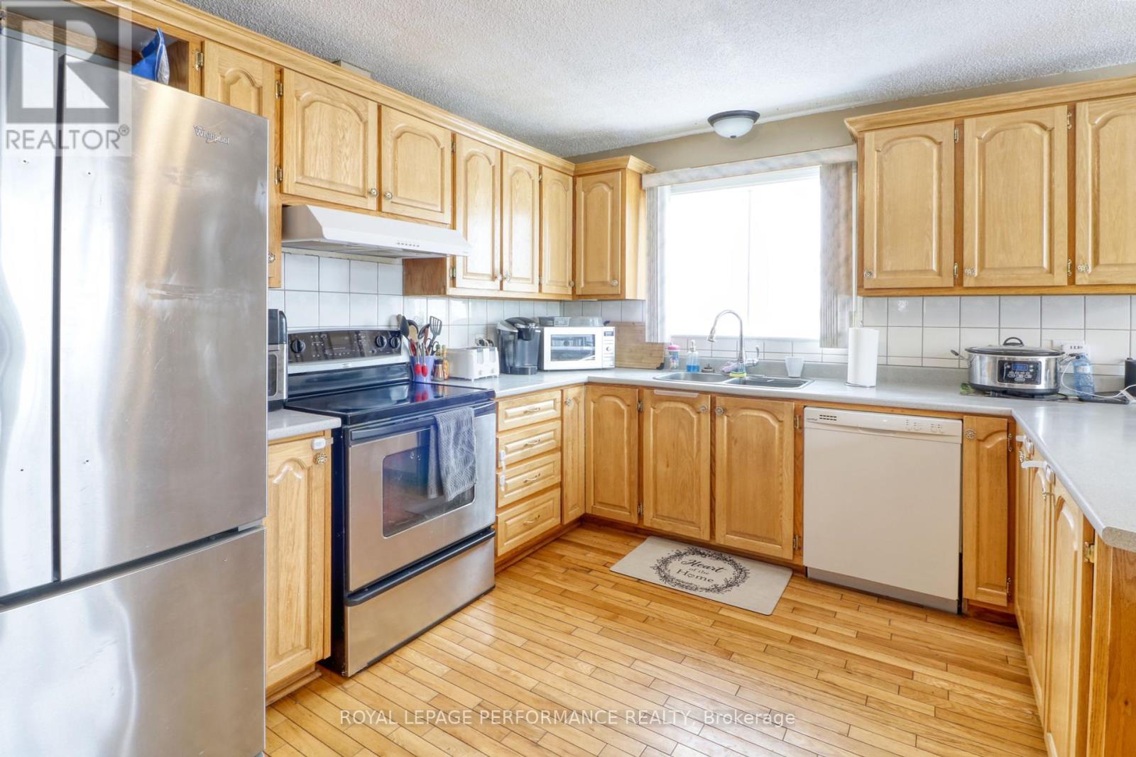












115 COUNTY RD  10 ROAD

,
East Hawkesbury,




Ontario
K0B1P0

